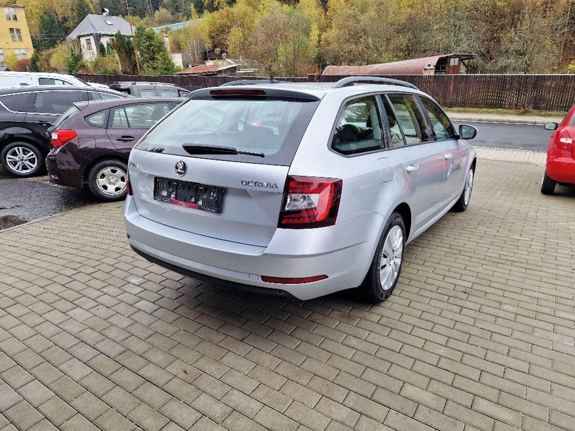 Škoda Octavia, 1.6 TDi (85 kW), plný servis - fotka 4