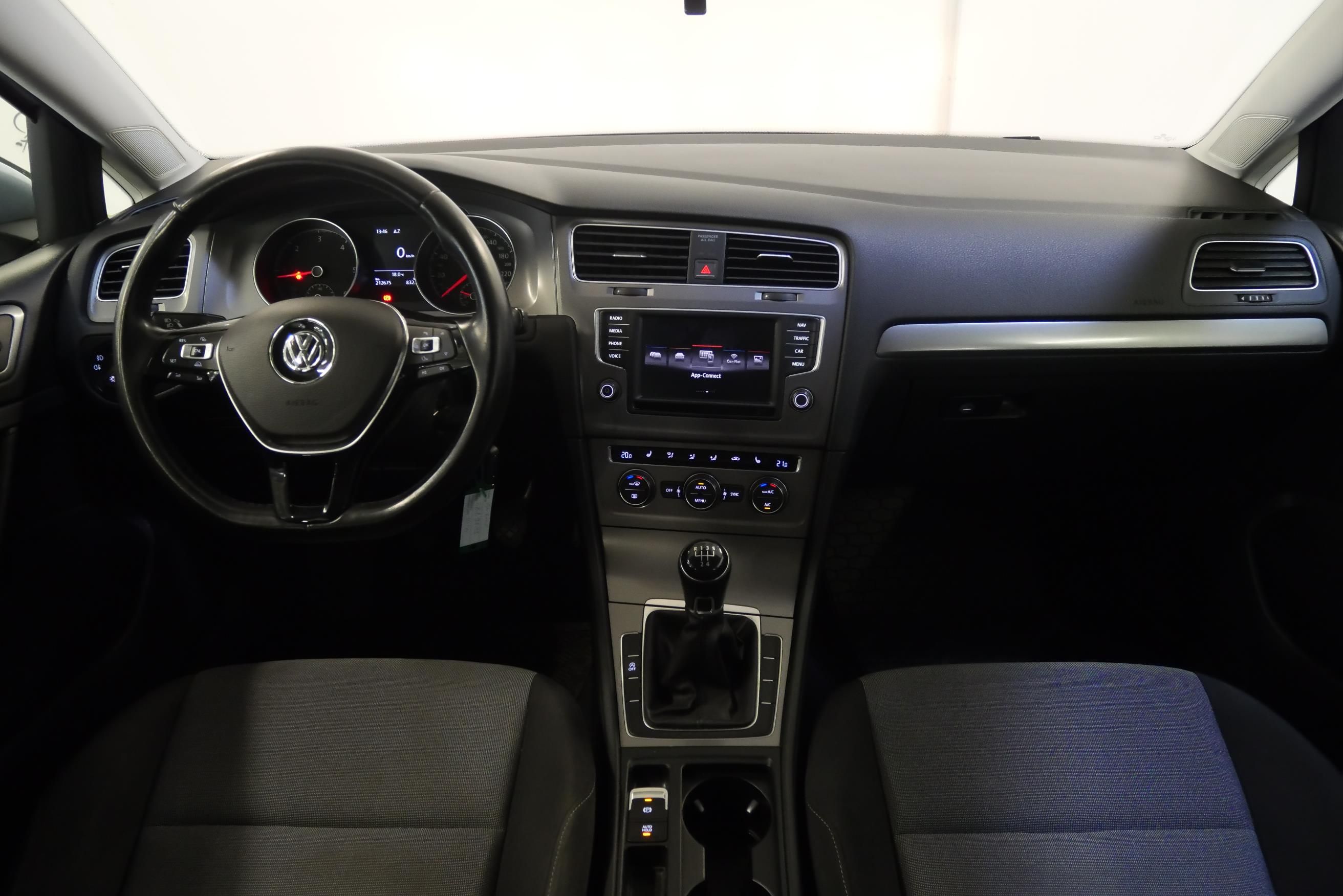 Volkswagen Golf, 1.6 TDI 81 kW Comfort - fotka 5