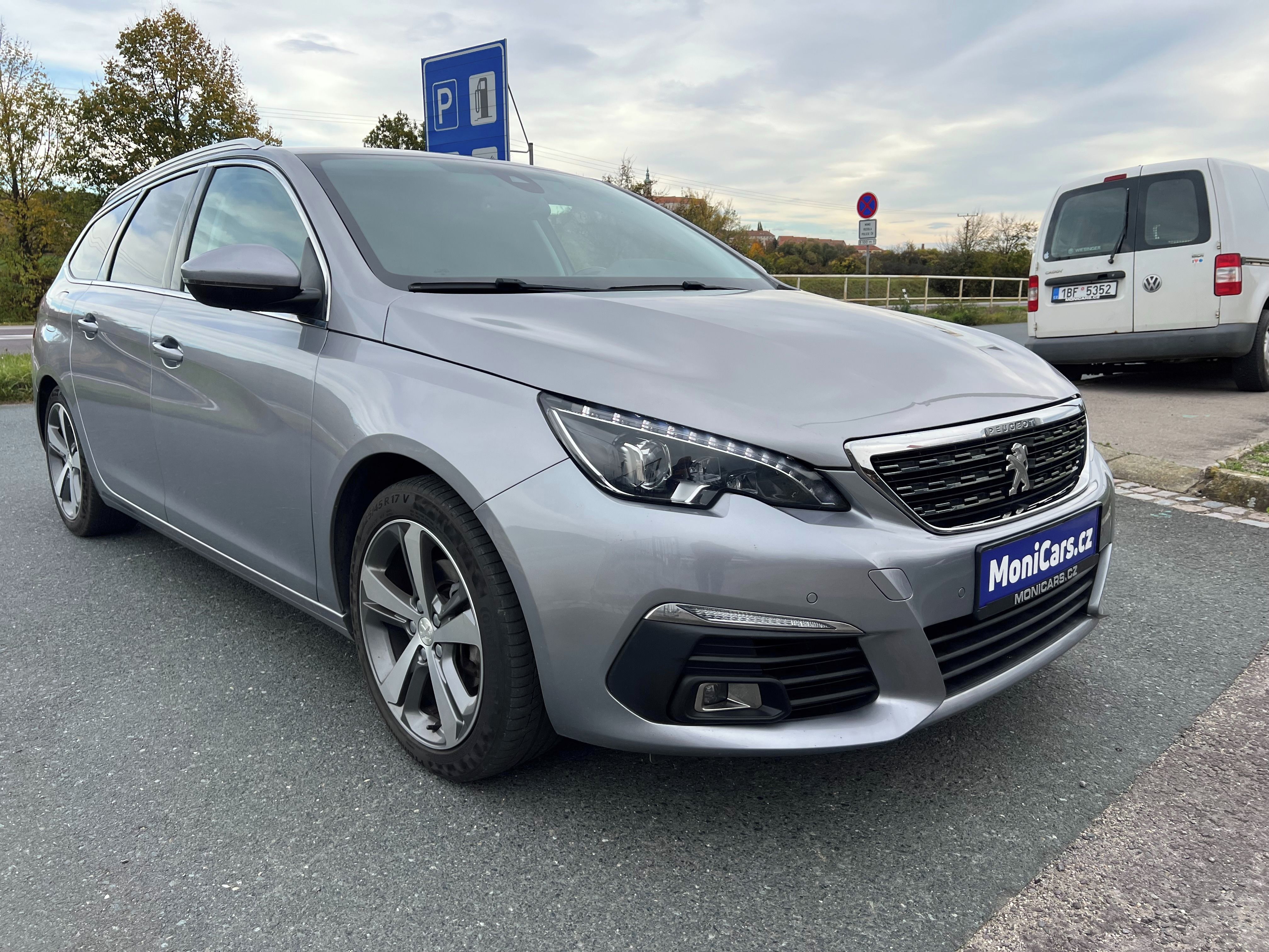 Peugeot 308, 1.5 BlueHDi 96kW 1 Maj. ČR,DPH - fotka 3