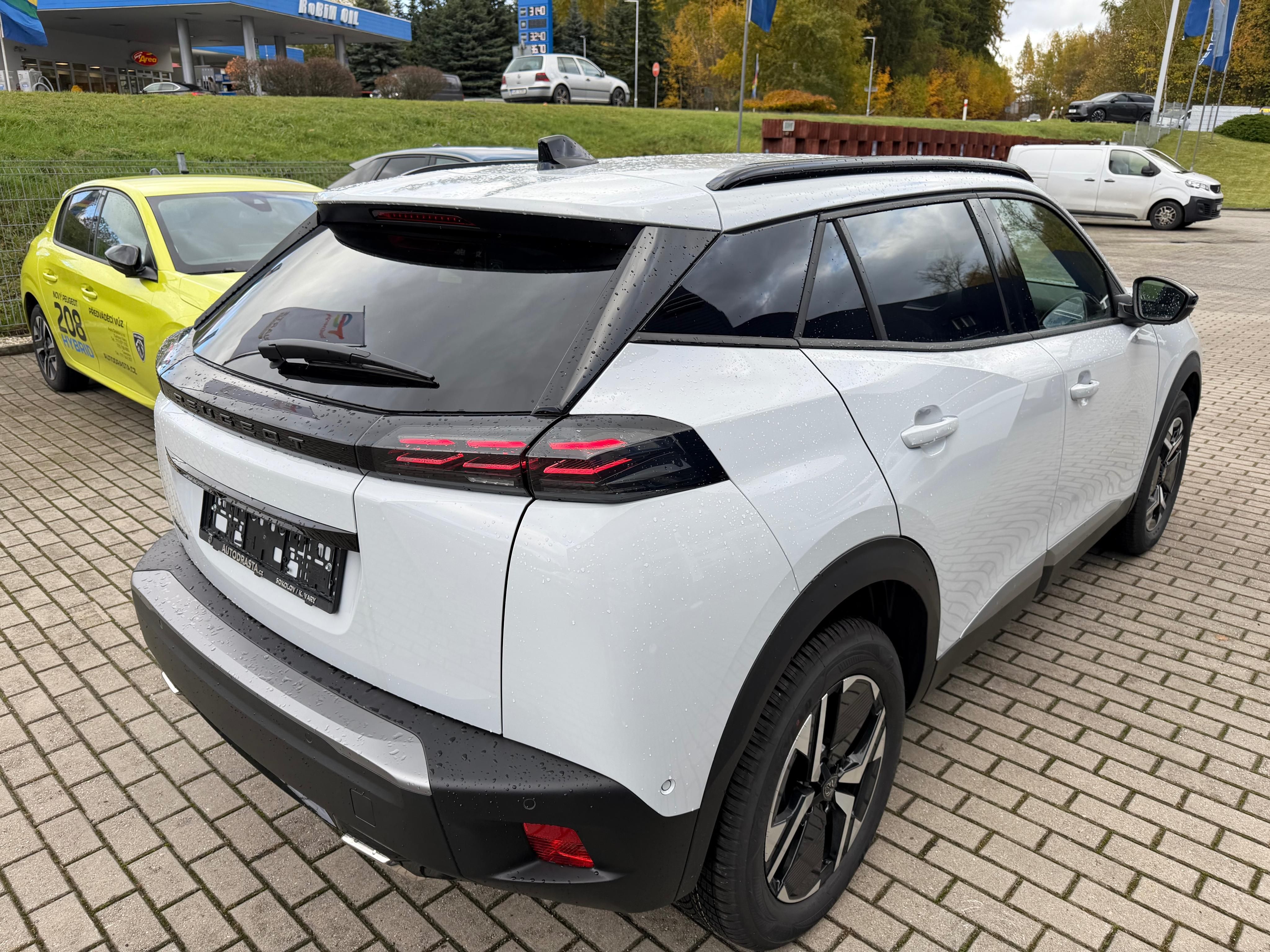 Peugeot 2008, ALLURE PureTech 130k EAT8 - fotka 4