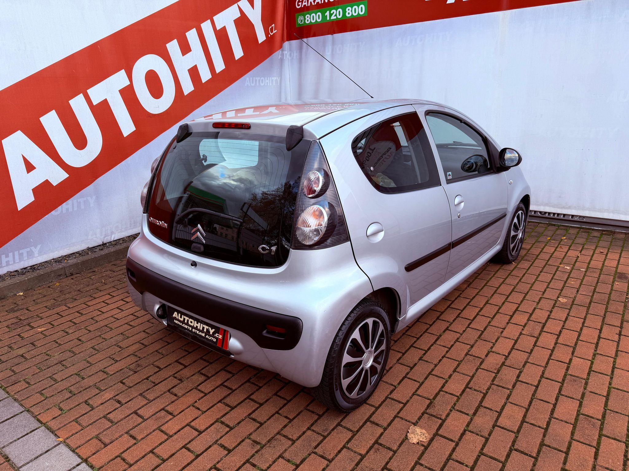 Citroën C1, 1.0, ČR, 72 tkm, Klimatizace - fotka 6