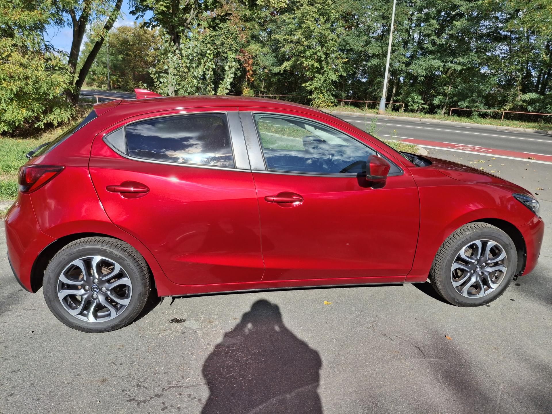 Mazda 2, 1.5 benzin - fotka 3