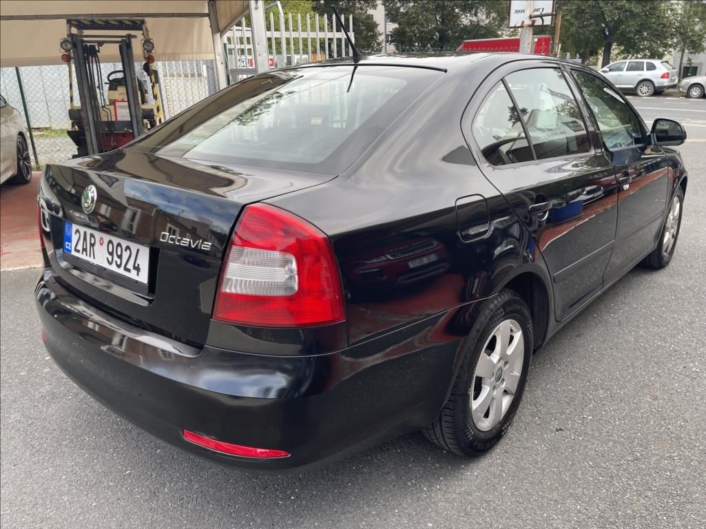 Škoda Octavia, 2,0 TDI AMBITIO EDITION - fotka 5