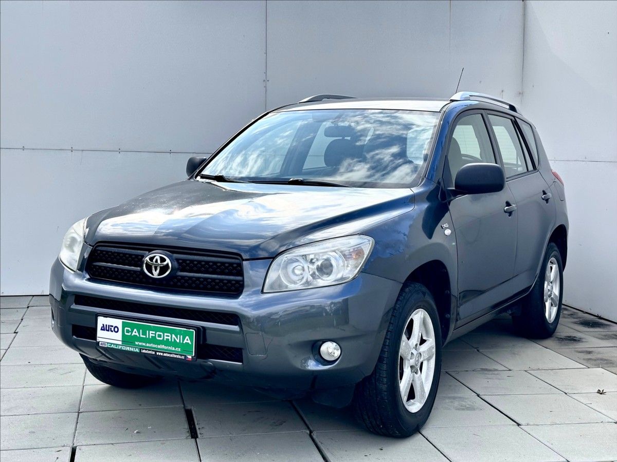 Toyota Rav4, 2,2 D4-D 4x4 Aut. klima - fotka 2