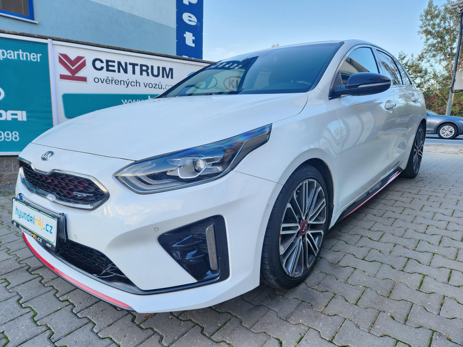 Kia Pro_cee´d, GT-V ZÁRUCE-AUTOMAT-KŮŽE-NAVI - fotka 6