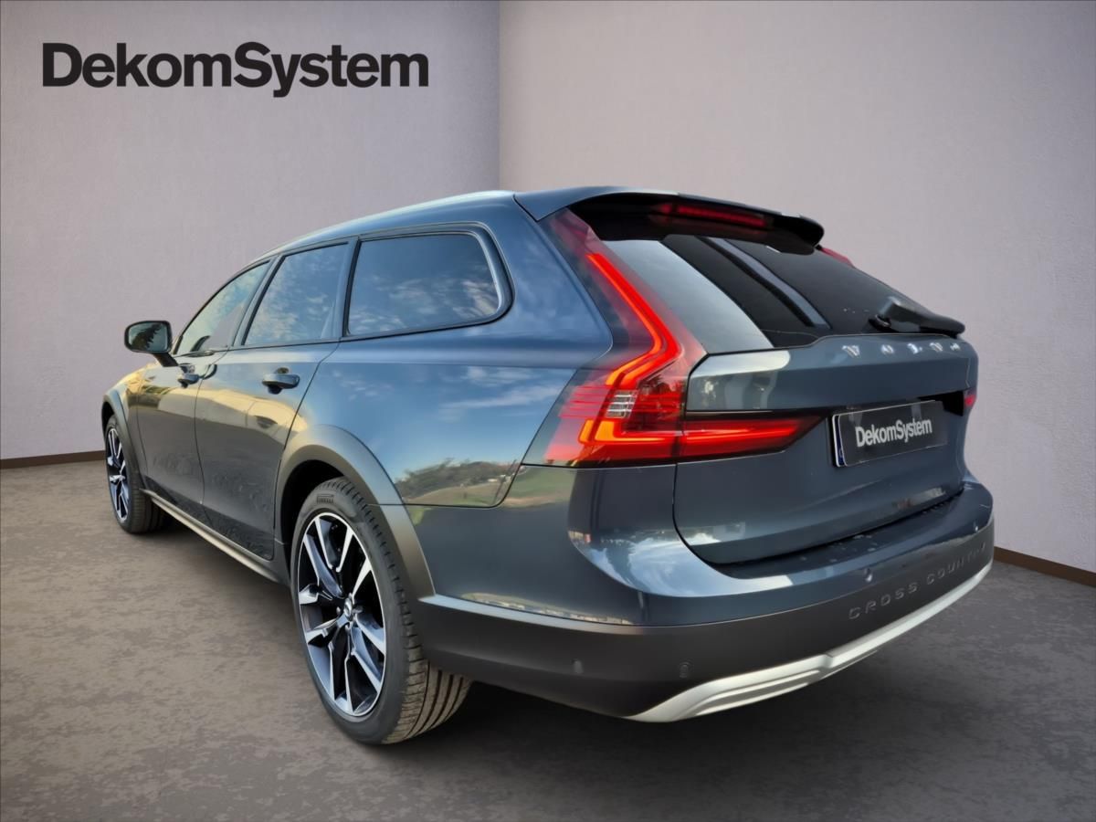 Volvo V90, 2,0 Cross Country B4 AWD diese - fotka 4