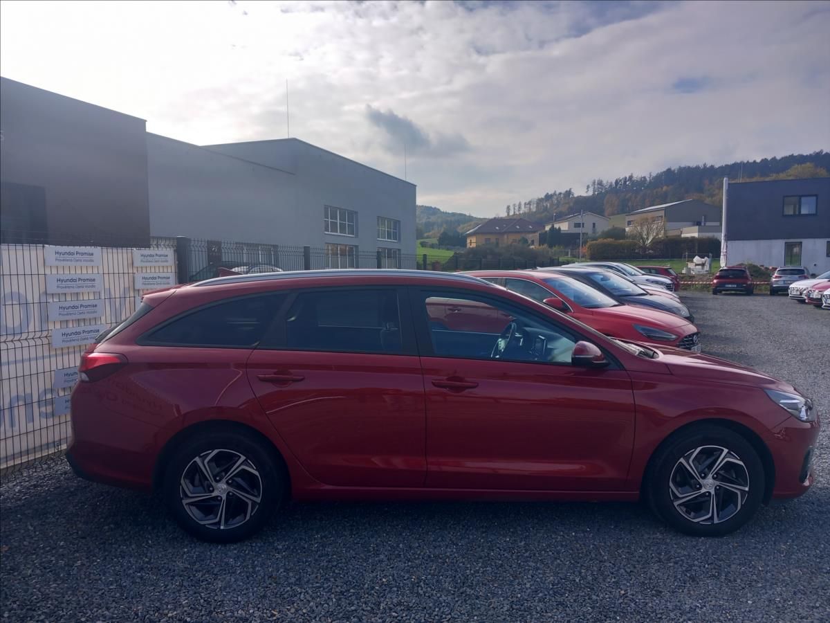 Hyundai i30, 1,5 l Comfort Climate - fotka 5
