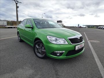 2,0 TDI RS,Bi-Xenon,serviska