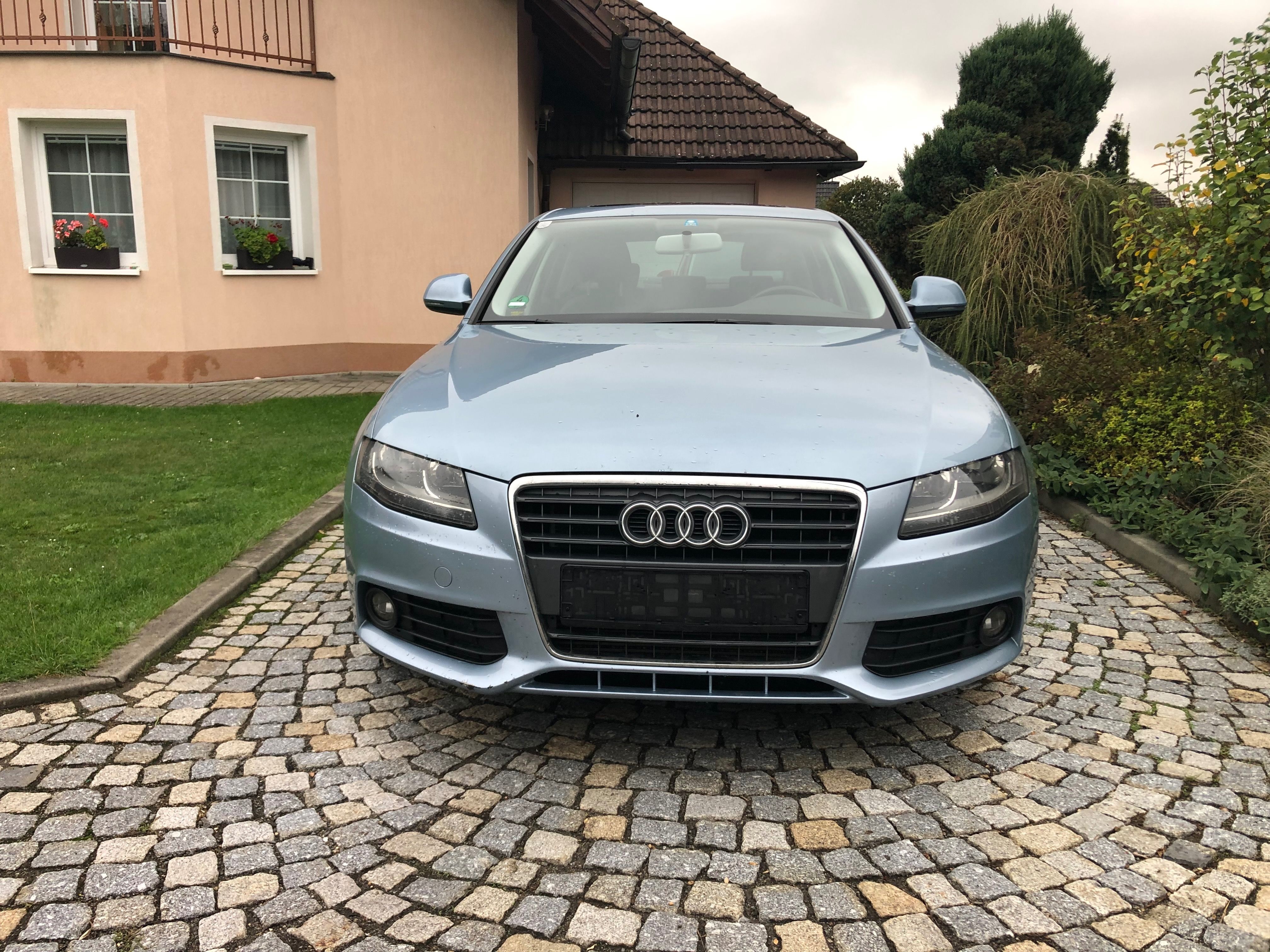 Audi A4, 2,0 TDI 105 KW Atraction Aut - fotka 2
