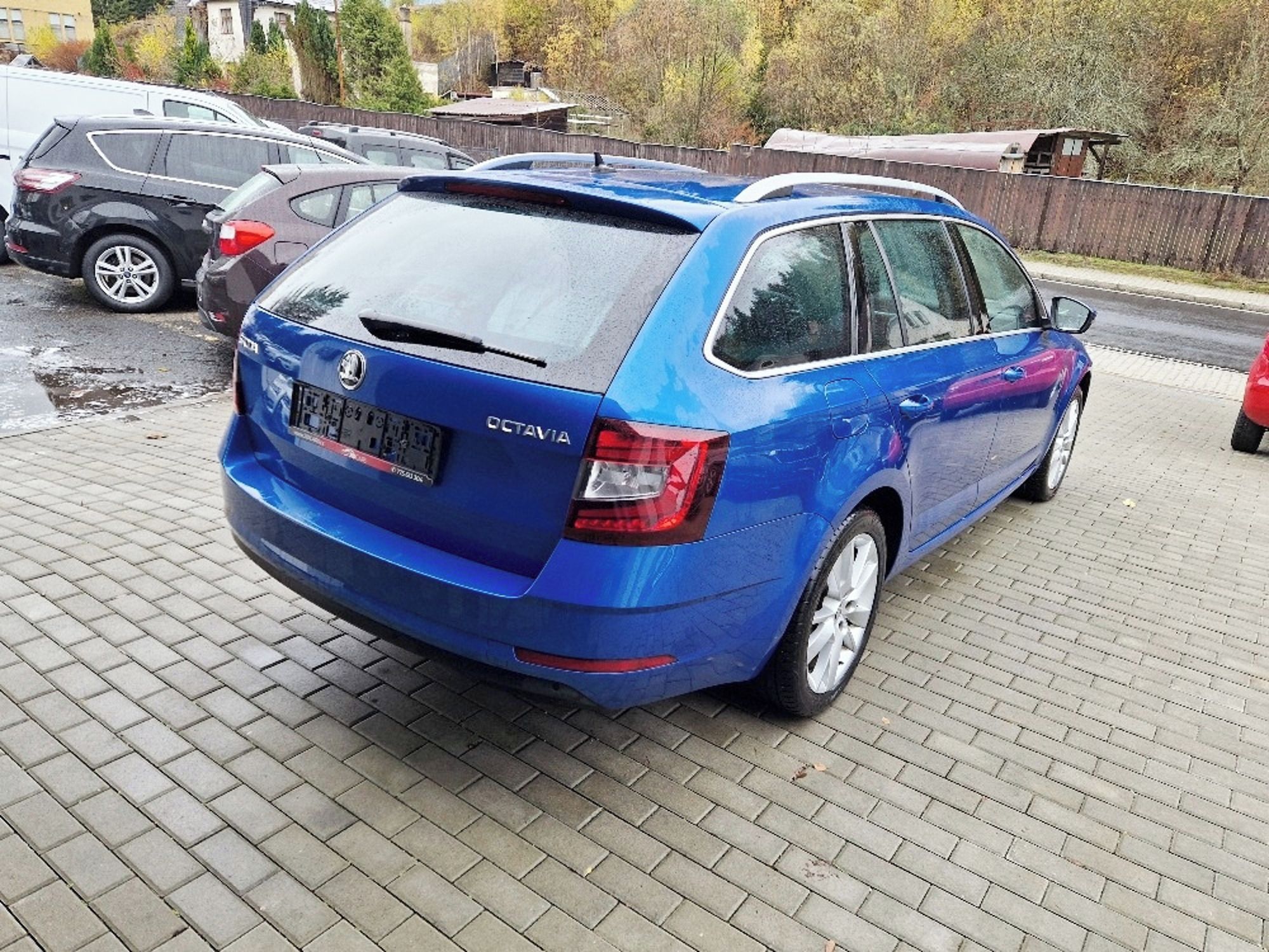 Škoda Octavia, 2.0 TDi Style, plný servis - fotka 4