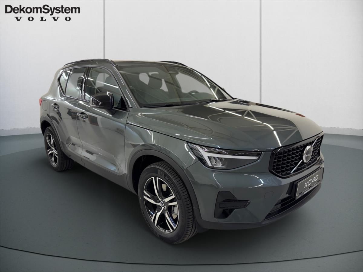 Volvo XC40, 2,0 B3 FWD Plus Dark 3321 - fotka 2