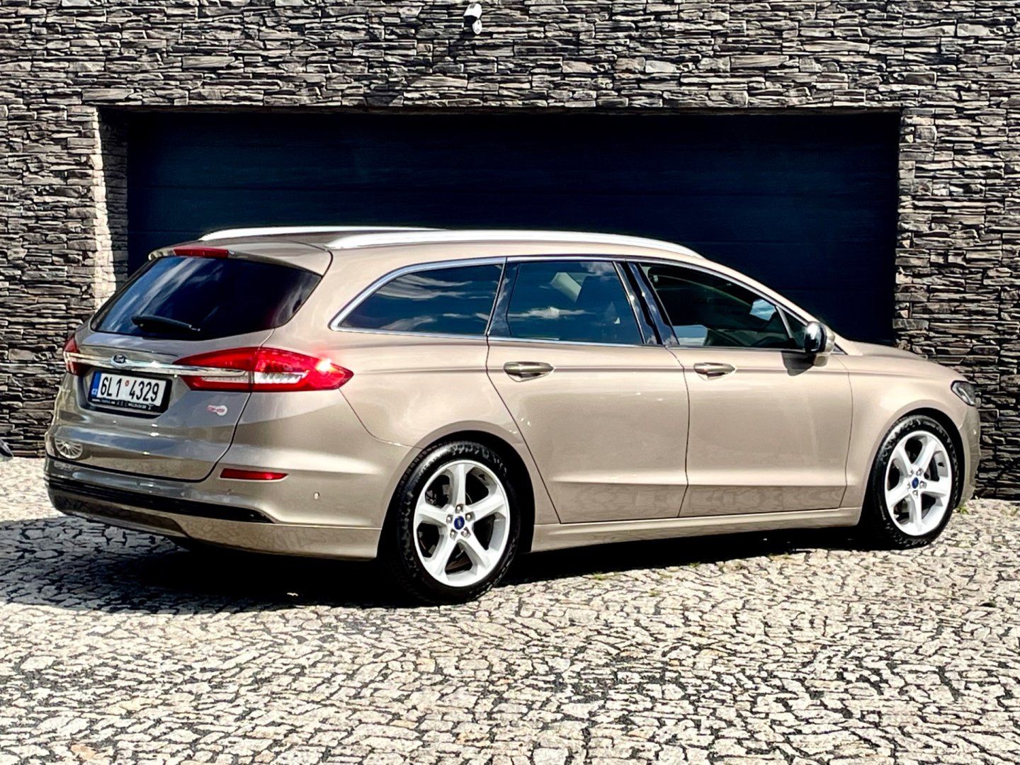 Ford Mondeo, 1.5 Titanium + Webasto - fotka 5