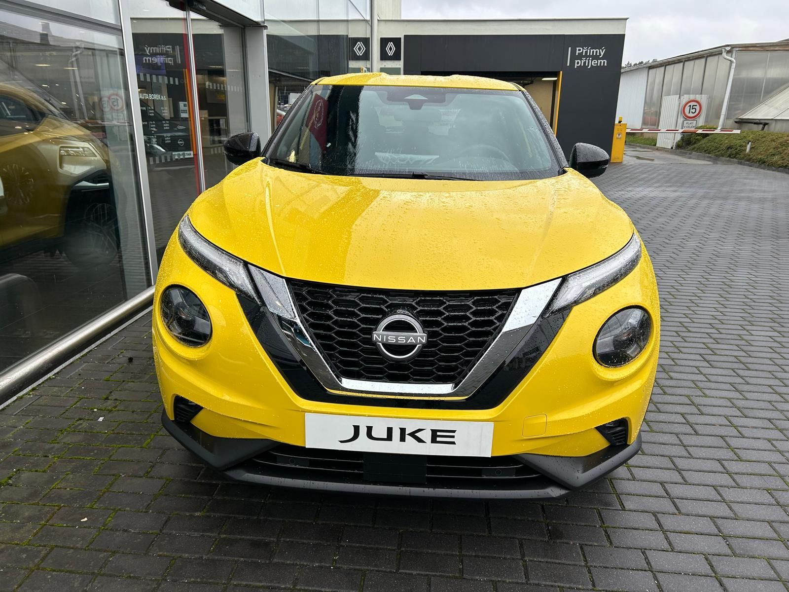 Nissan Juke, 1.0 DIG-T 114 Autom N-CONNECTA - fotka 2