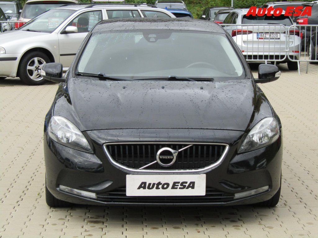 Volvo V40, 2.0D,AC,temp - fotka 2