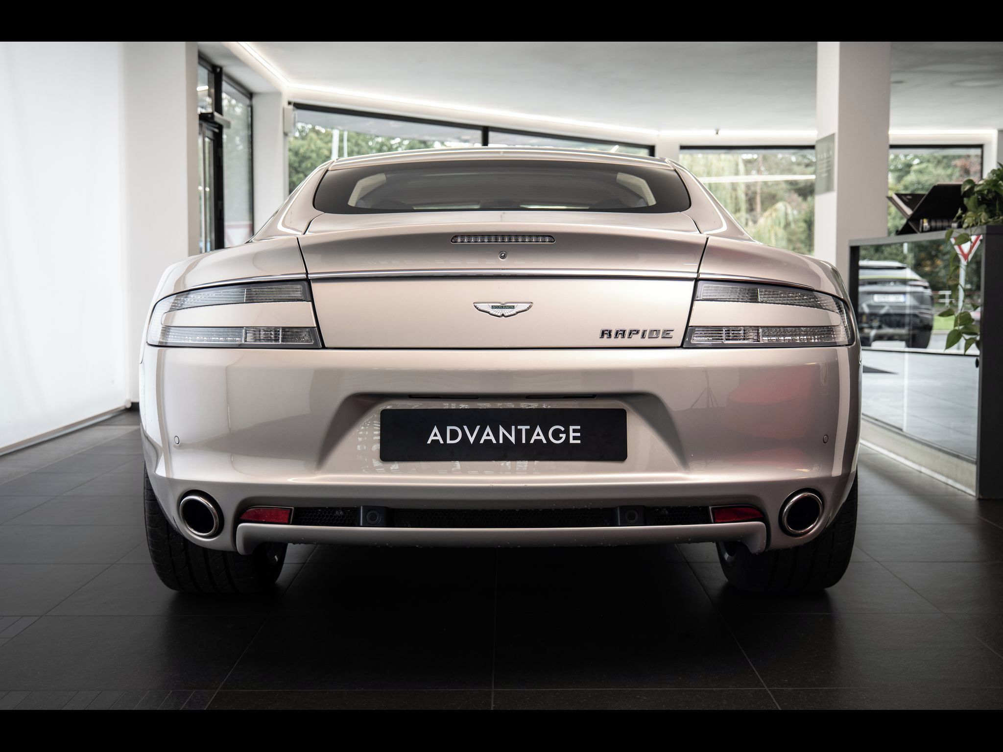 Aston Martin Rapide - fotka 3
