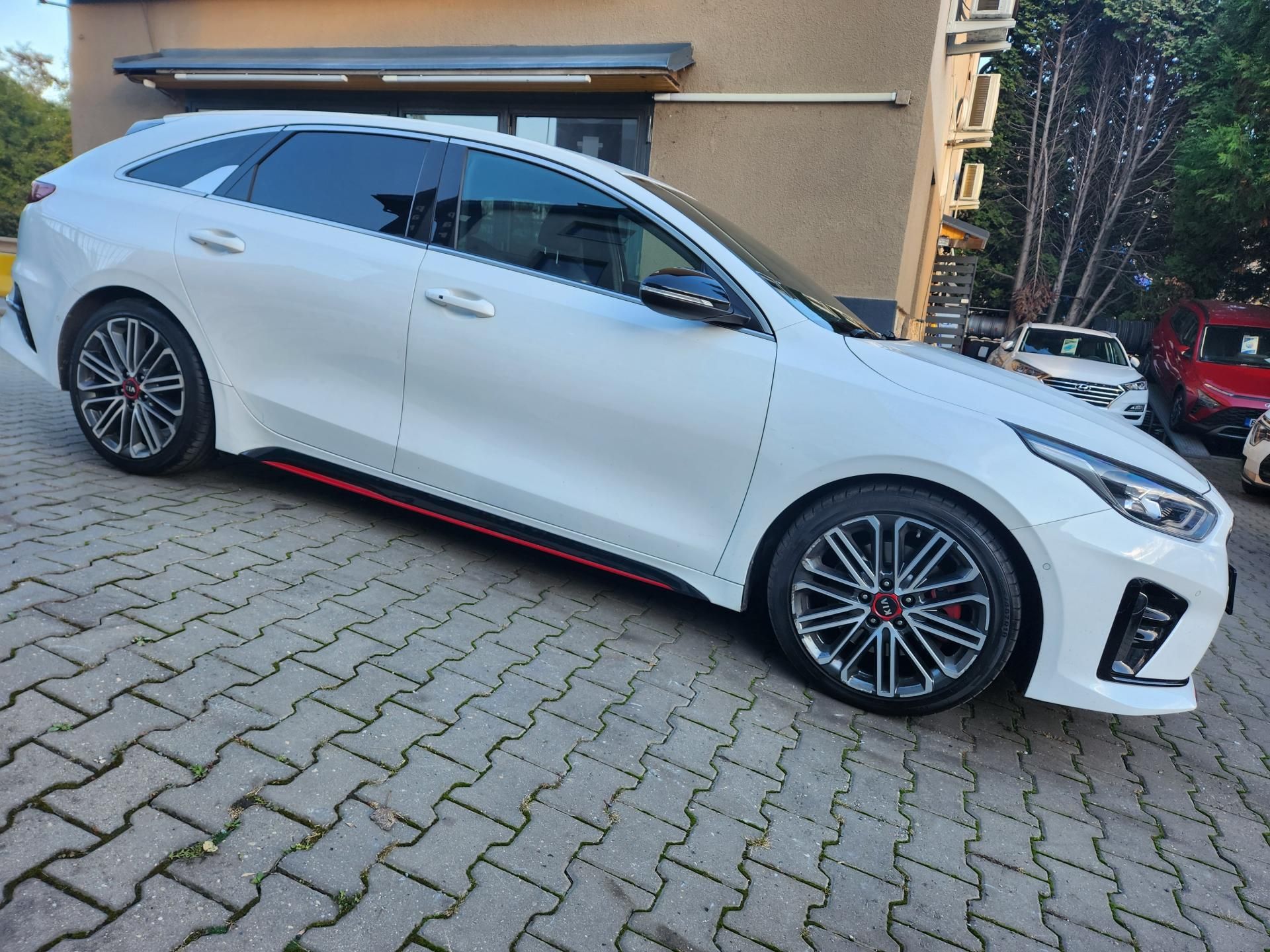 Kia Pro_cee´d, GT-V ZÁRUCE-AUTOMAT-KŮŽE-NAVI - fotka 4
