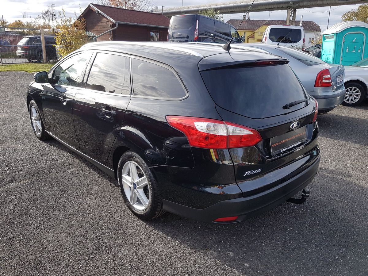 Ford Focus, 1.6i 63KW REZERVACE - fotka 3