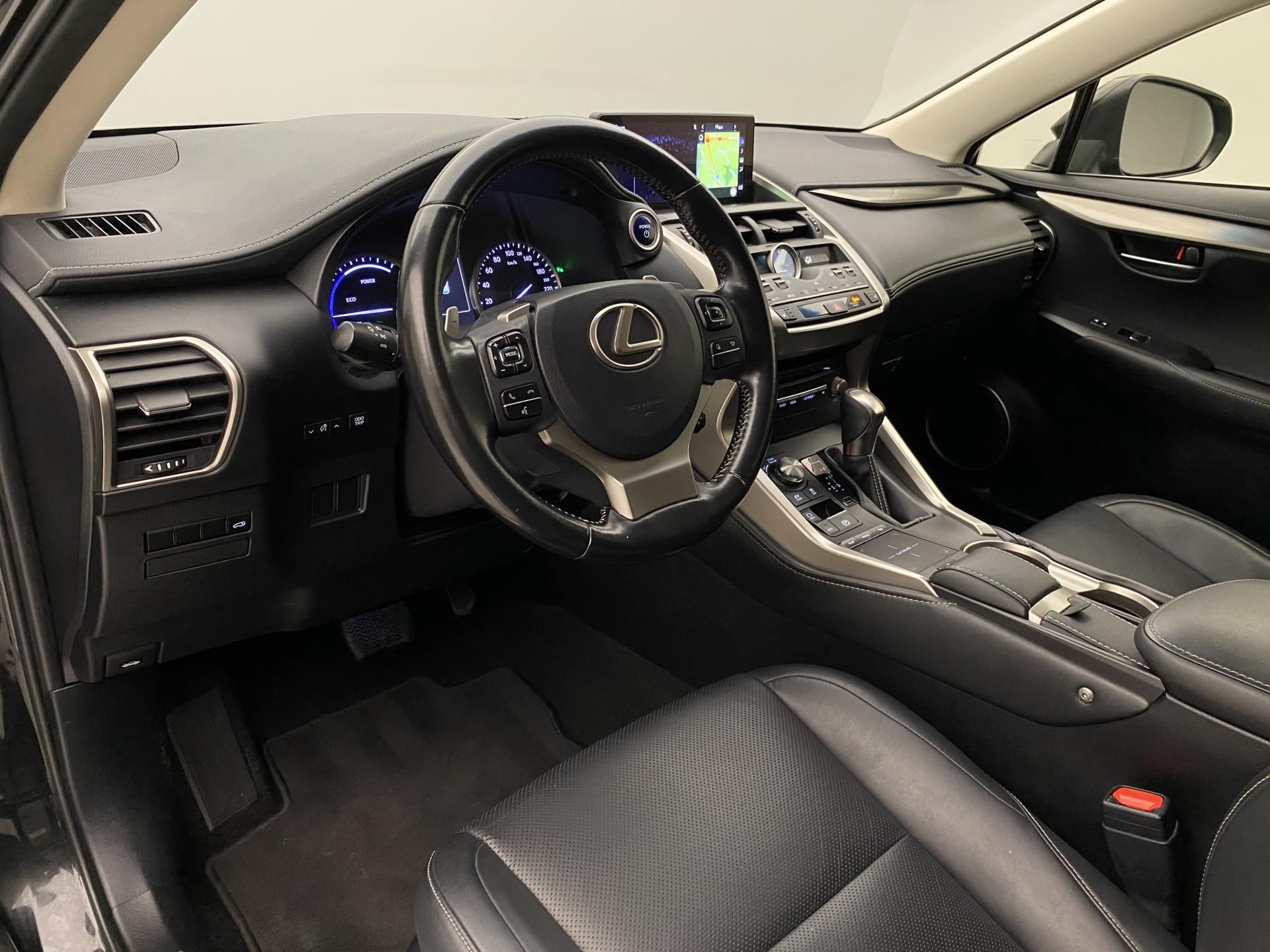 Lexus NX 300h, AWD AUT CZ - fotka 4