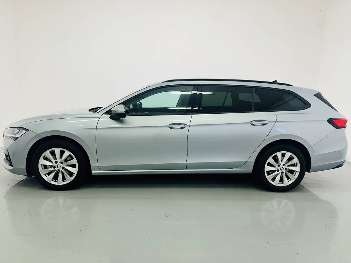 Škoda Superb, Combi Selection 2,0TDI 110kW D - fotka 3
