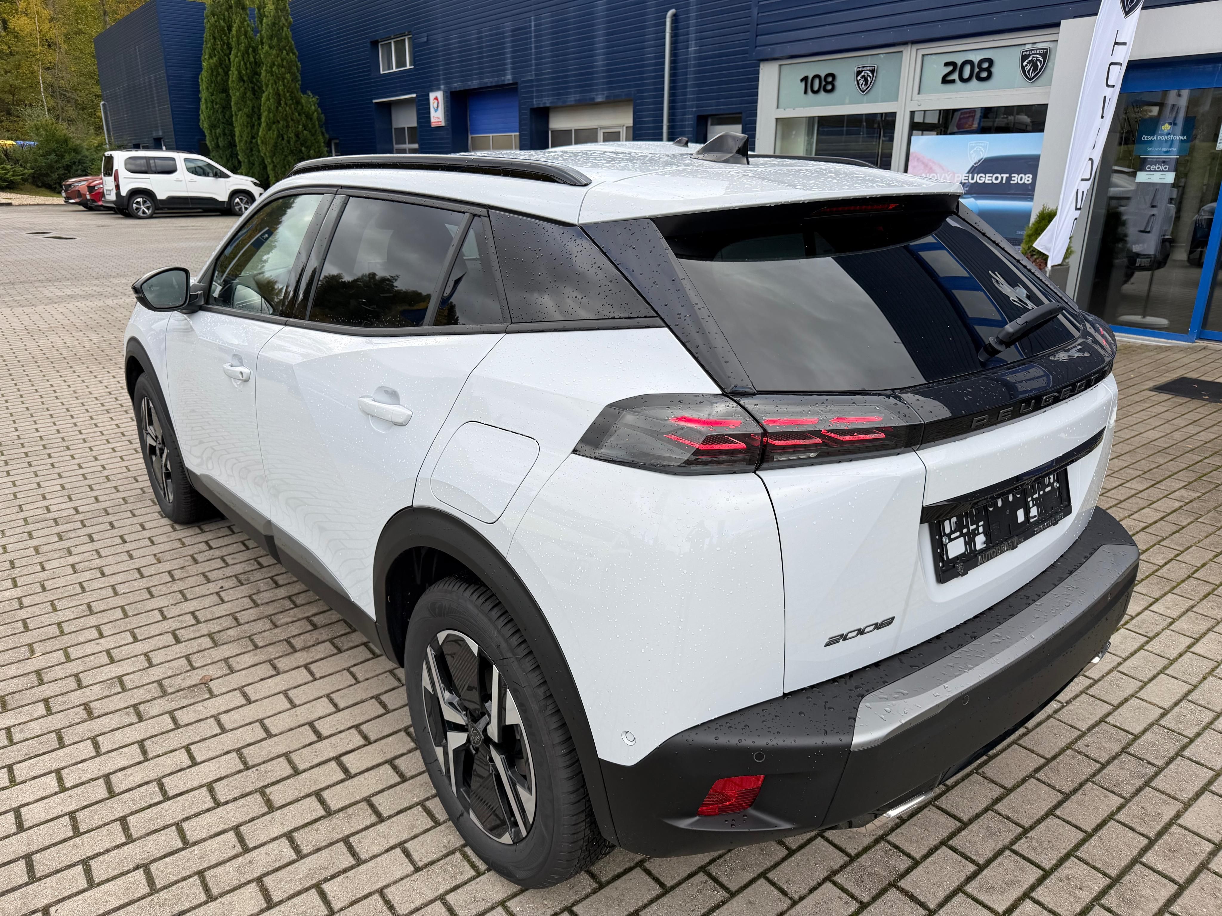 Peugeot 2008, ALLURE PureTech 130k EAT8 - fotka 5