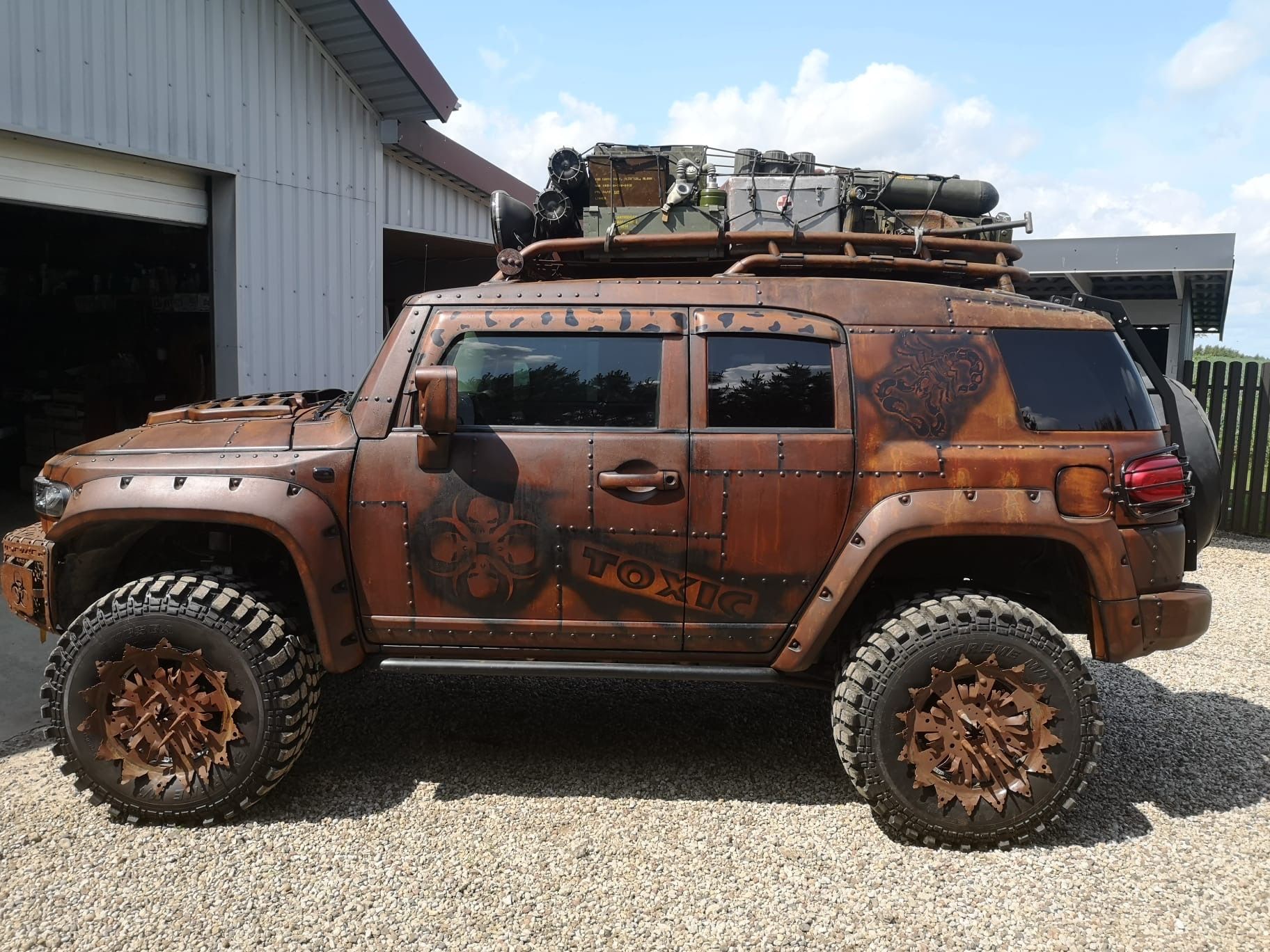 Toyota FJ Cruiser, Custom Toxic Muertos Top Stav - fotka 2