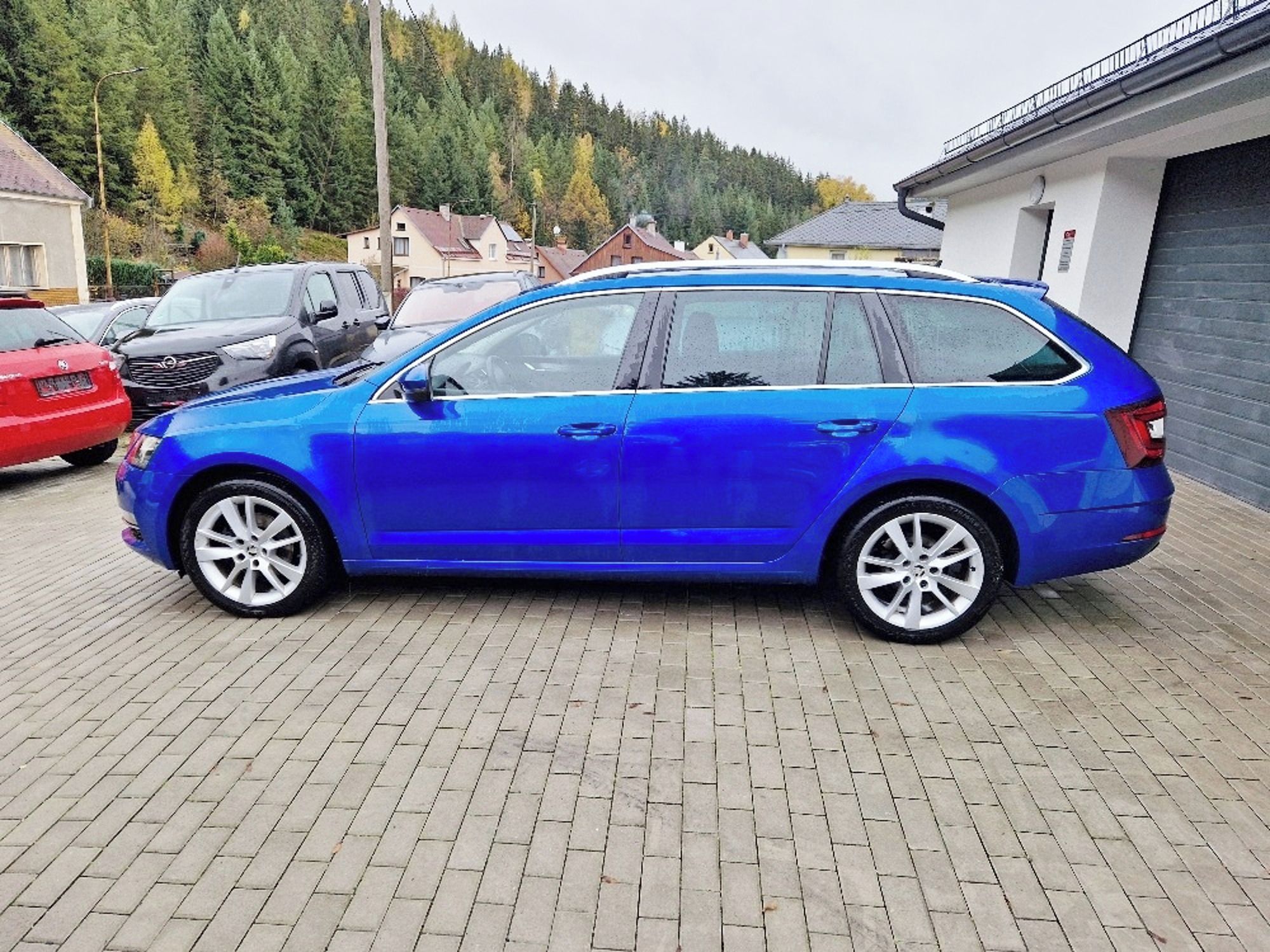 Škoda Octavia, 2.0 TDi Style, plný servis - fotka 5
