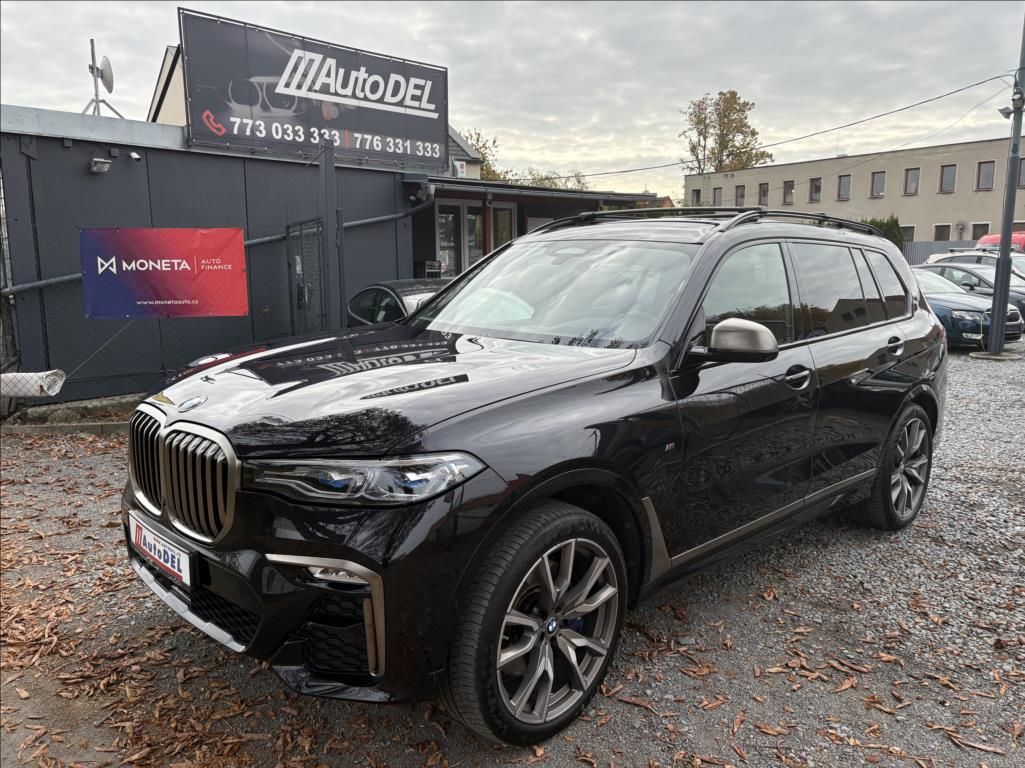 BMW X7, 3,0 M50d  DPH,7MÍST,MAX VÝBAVA - fotka 2