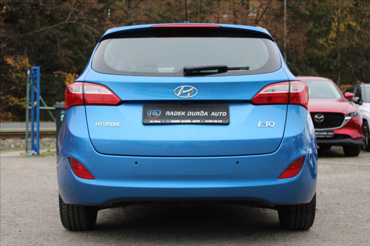 Hyundai i30, 1,6 CVVT  ČR,A/T,DPH,WEEKEND - fotka 6