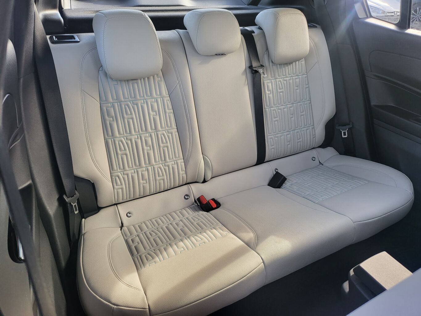Fiat 600, La Prima 1.2 Hybrid 145k eDCS6 - fotka 6