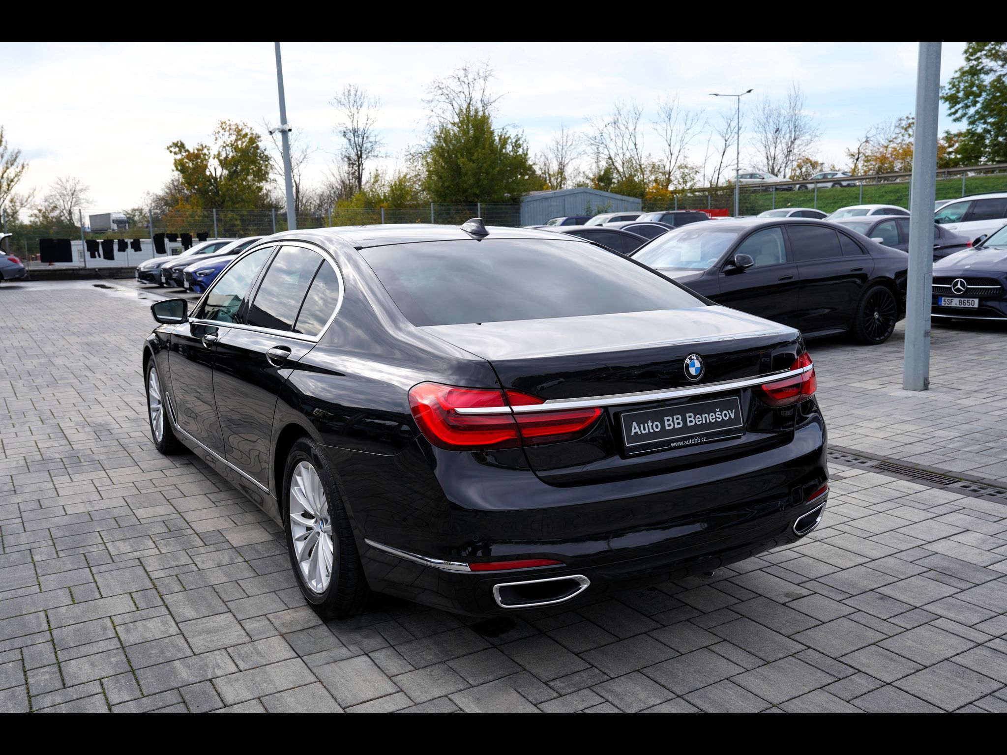 BMW Řada 7, 730d xDrive/265 PS/Led - fotka 4
