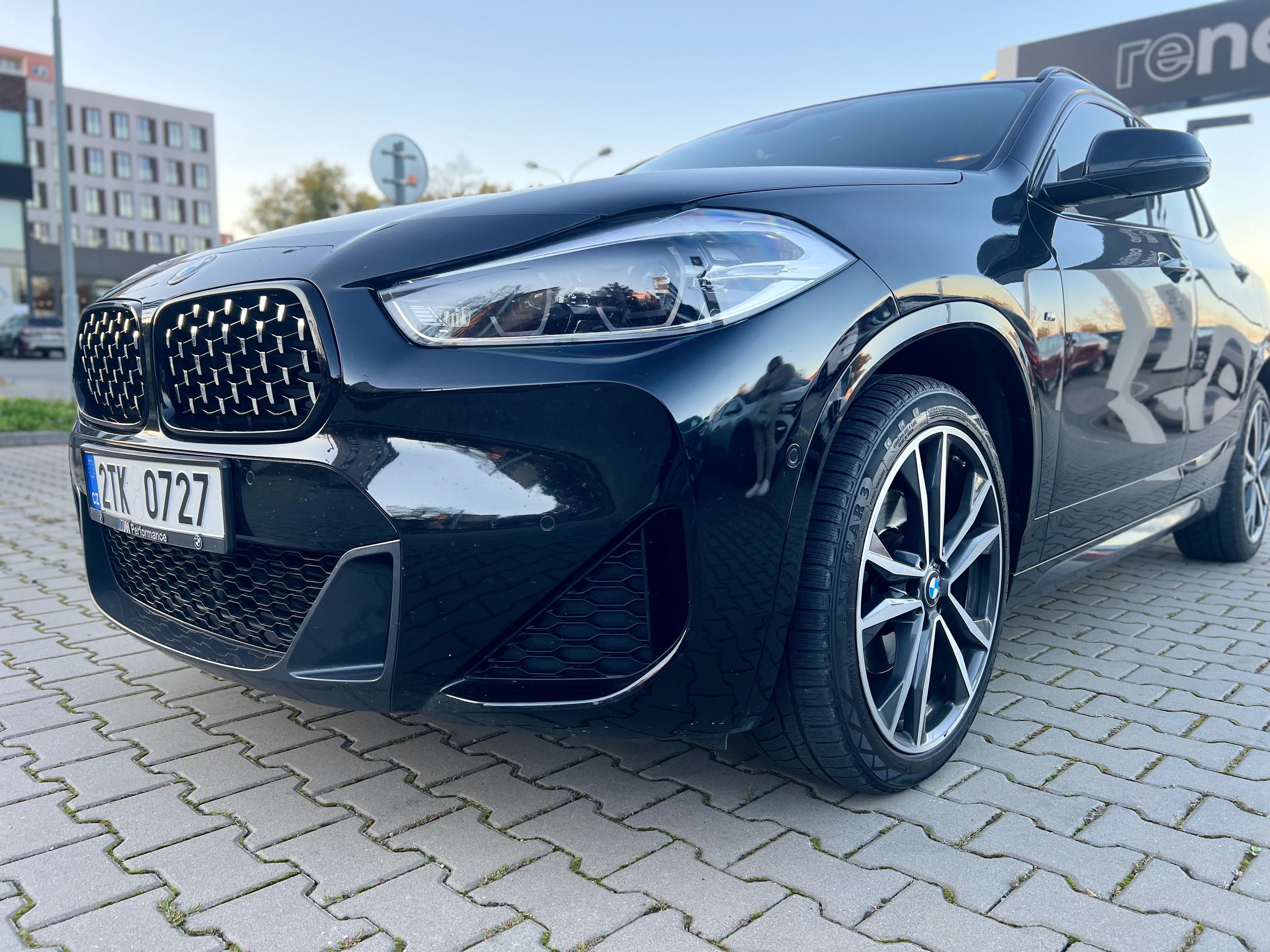 BMW X2, M packet exklusive, 2,0 diesel - fotka 2