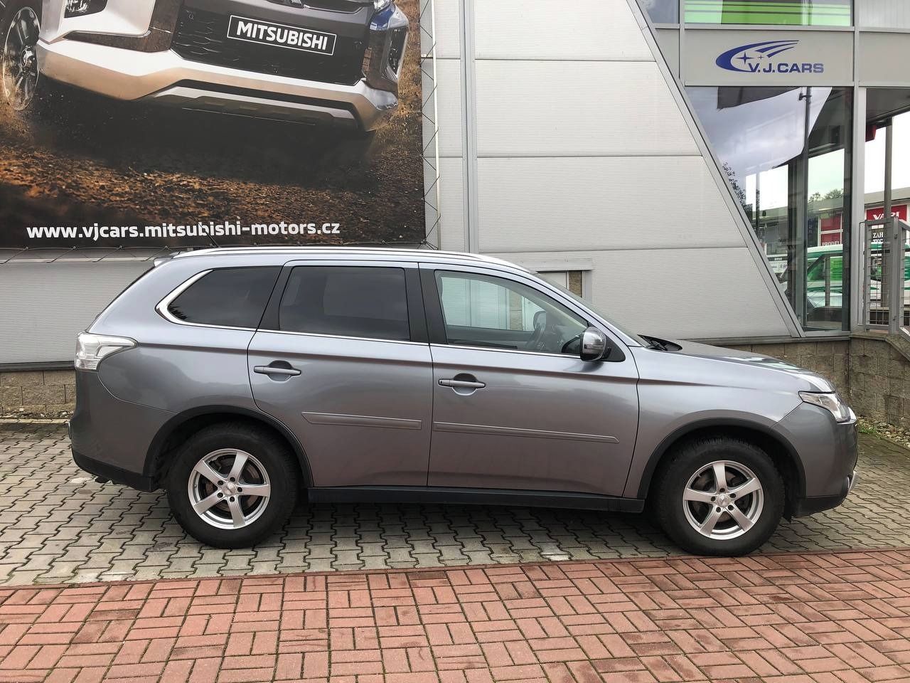 Mitsubishi Outlander, 2.2DI-D 6AT INSTYLE - fotka 2