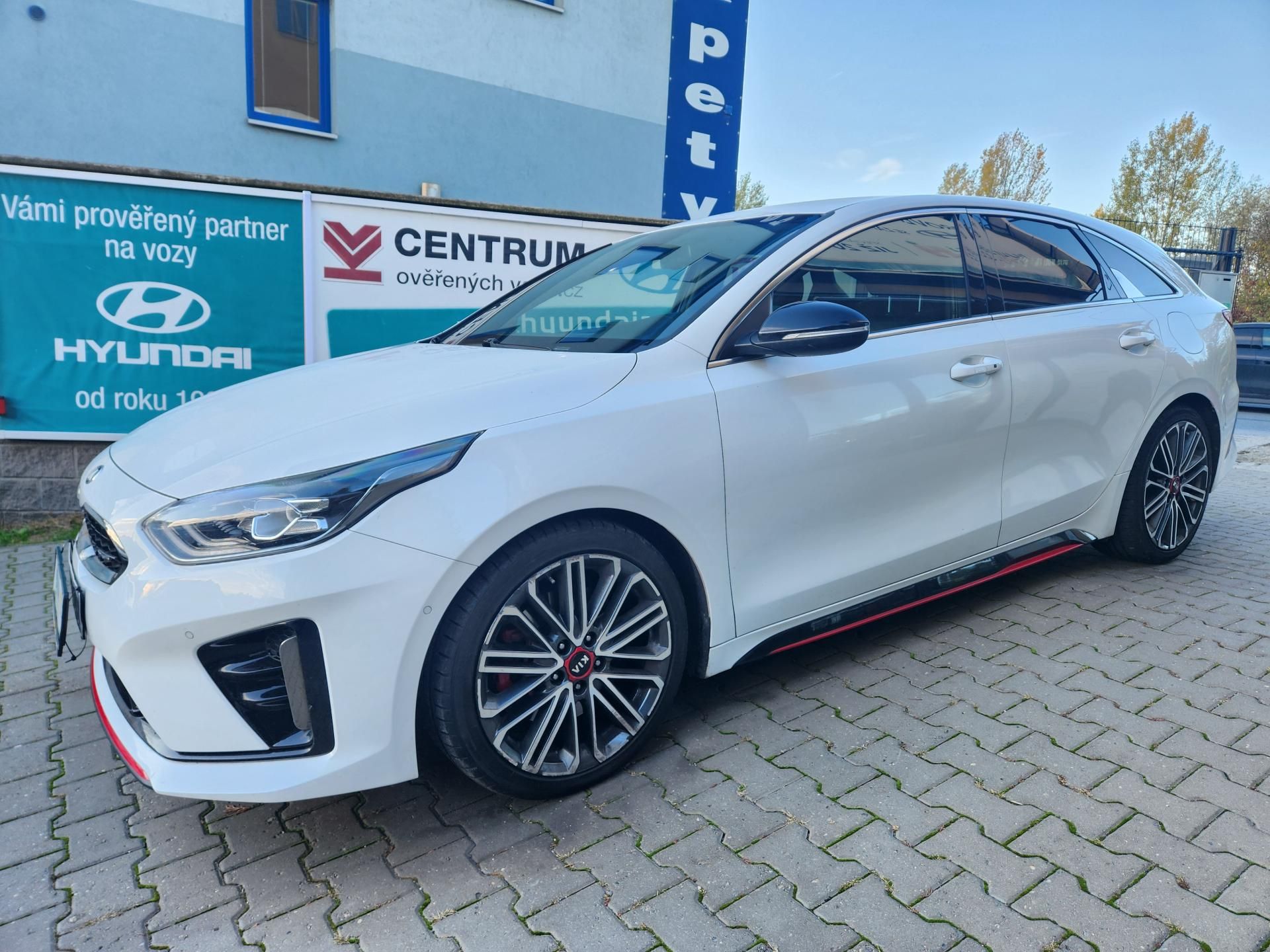 Kia Pro_cee´d, GT-V ZÁRUCE-AUTOMAT-KŮŽE-NAVI - fotka 5