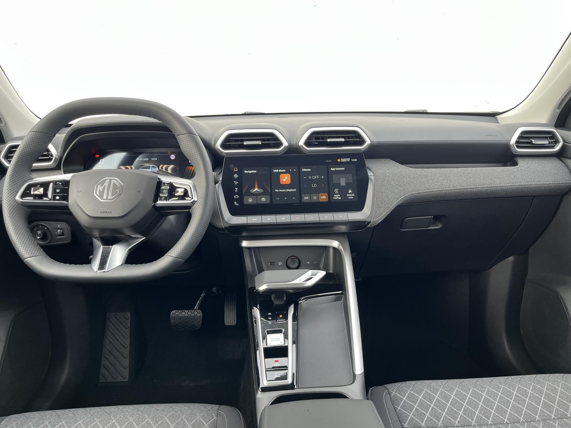 MG ZS, 1.5 Hybrid / 145 kW EMOTION - fotka 6