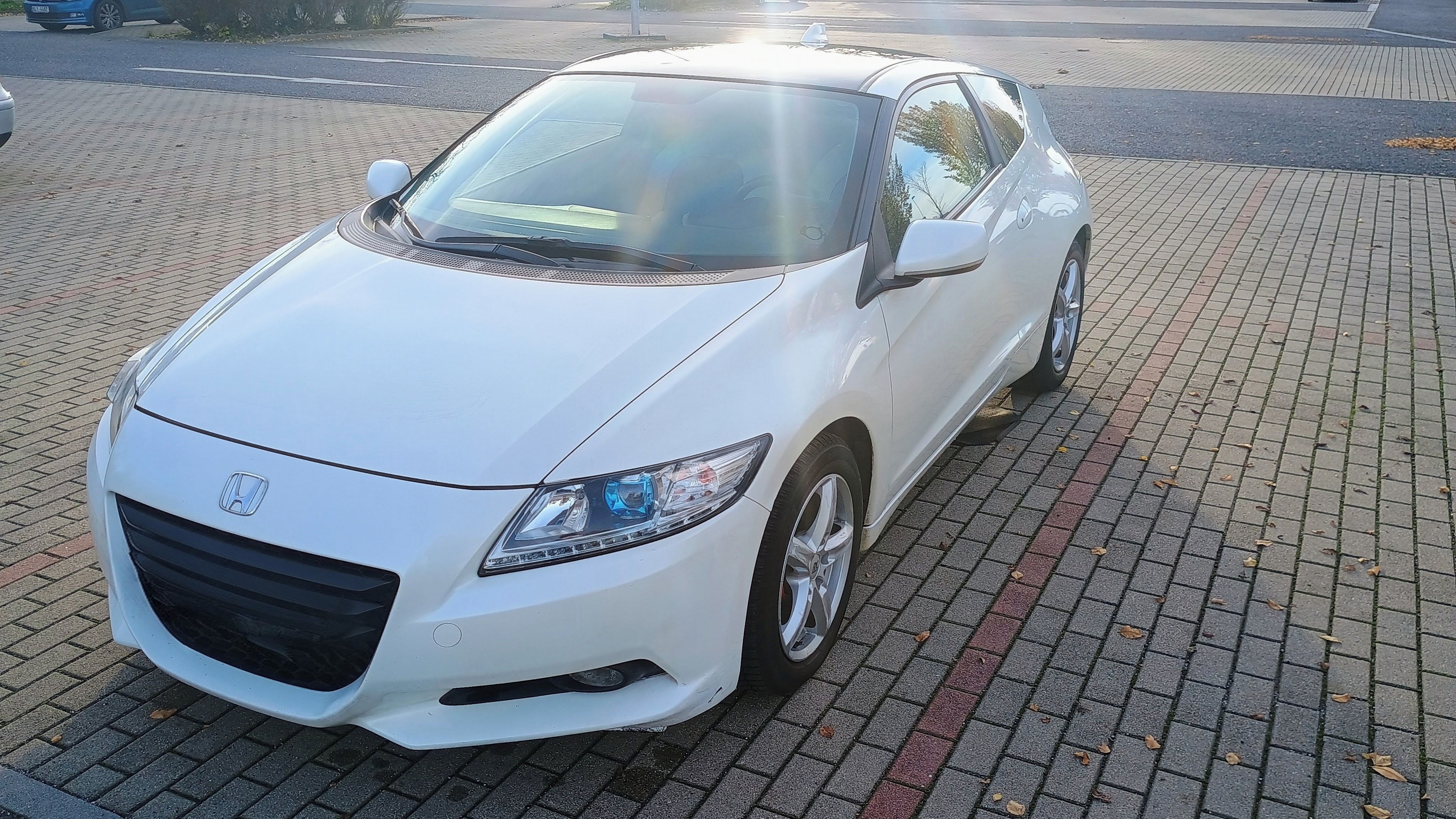 Honda CR-Z, 1,5 MT Sport i-VTEC ima HYBRID - fotka 2