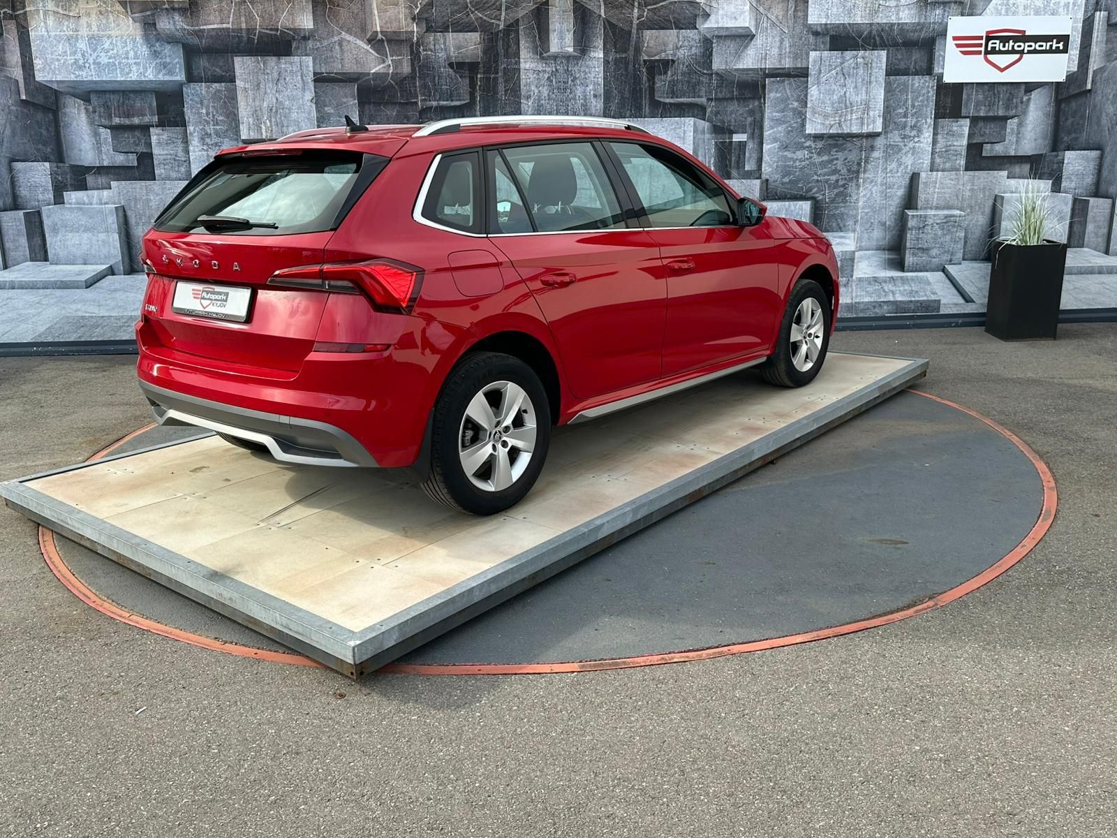 Škoda Kamiq, 1.5TSi, 110KW,VYHŘ.SED.KEYLESS - fotka 6