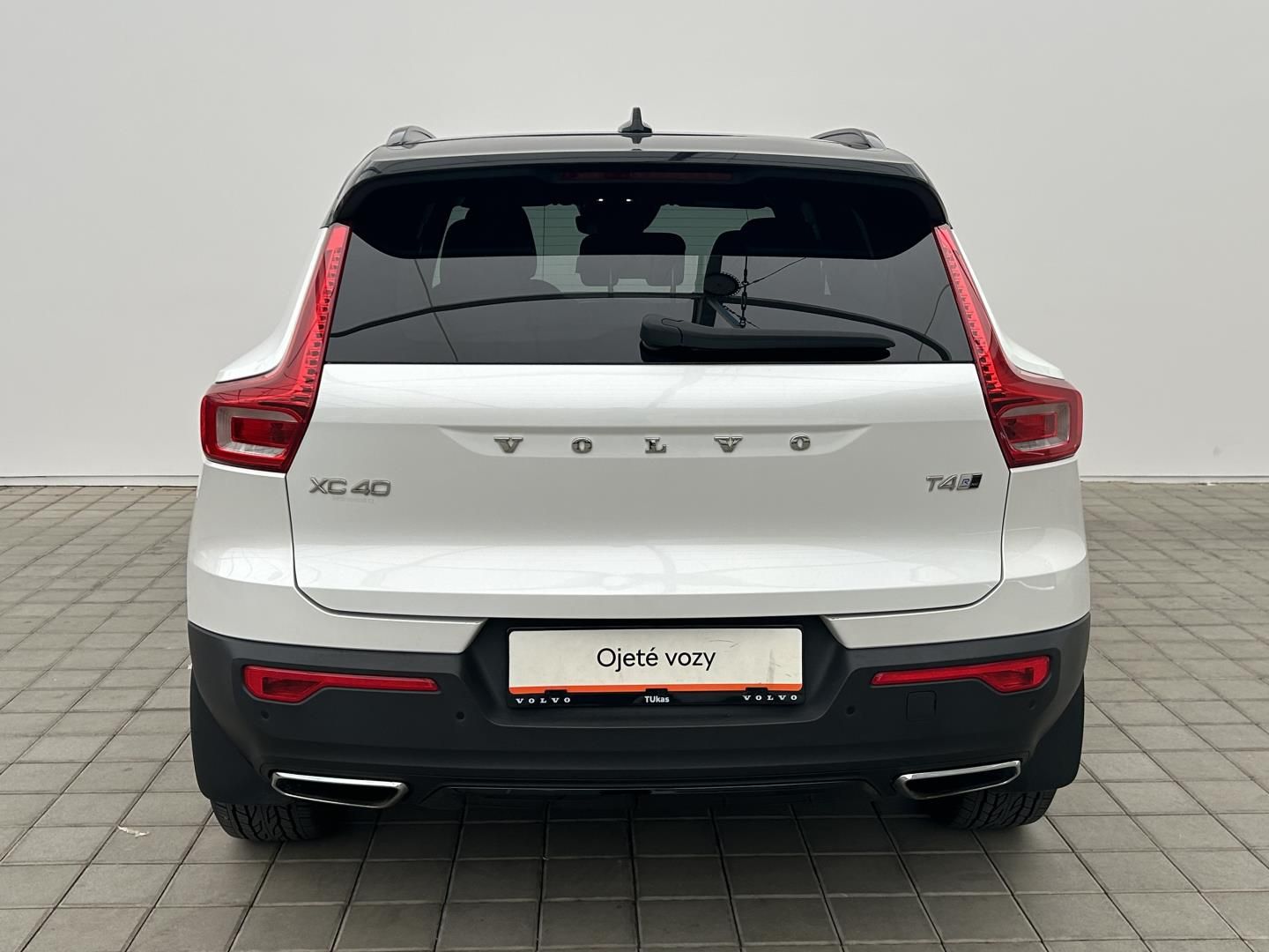 Volvo XC40, 2.0T4 140kW 4x4  R-Design - fotka 6
