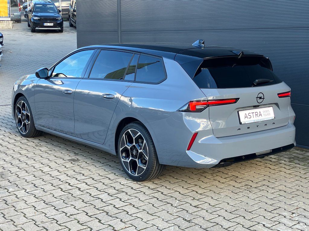 Opel Astra, ST  GS 1.2 Turbo (96kW) - fotka 4