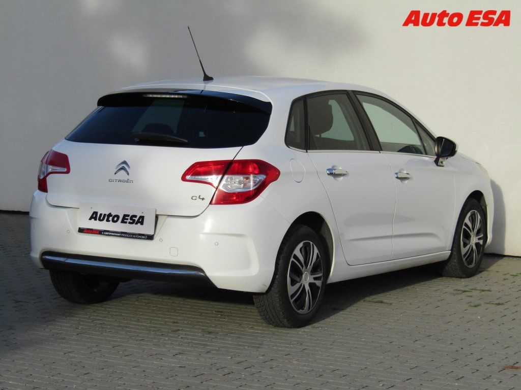 Citroën C4, 1.6HDi,ČR,AC,park.kamera - fotka 4
