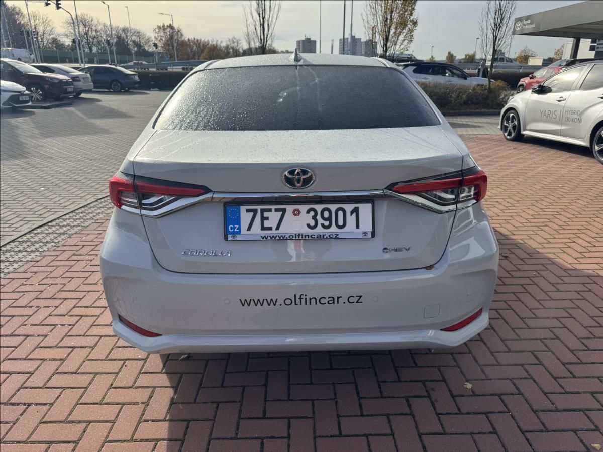 Toyota Corolla, 1,8 1.8l e-CVT Style - fotka 6