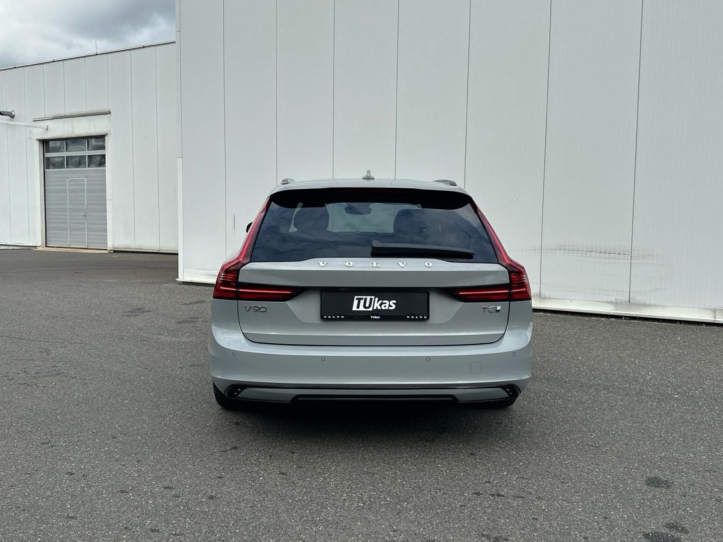 Volvo V90, 2.0 T8 AWD 4x4 ULTRA DARK - fotka 6