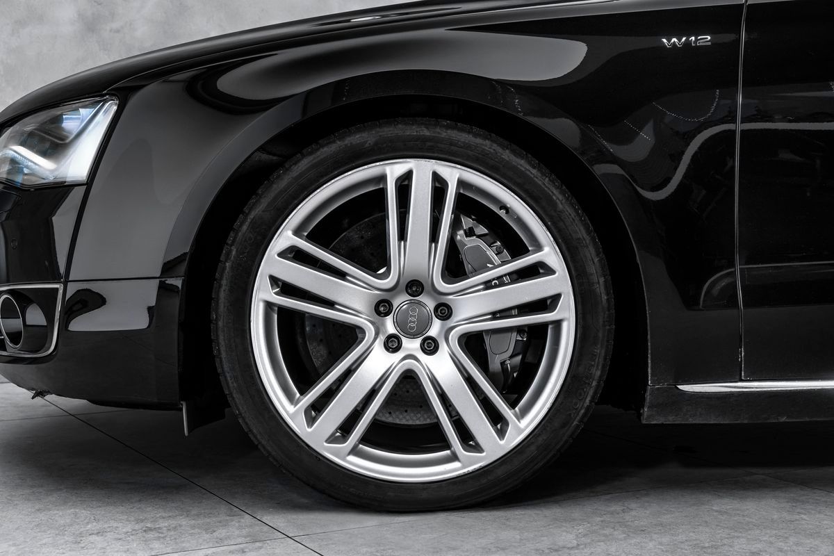 Audi A8, 6,3 W12 L Exclusive Keramiky M - fotka 2