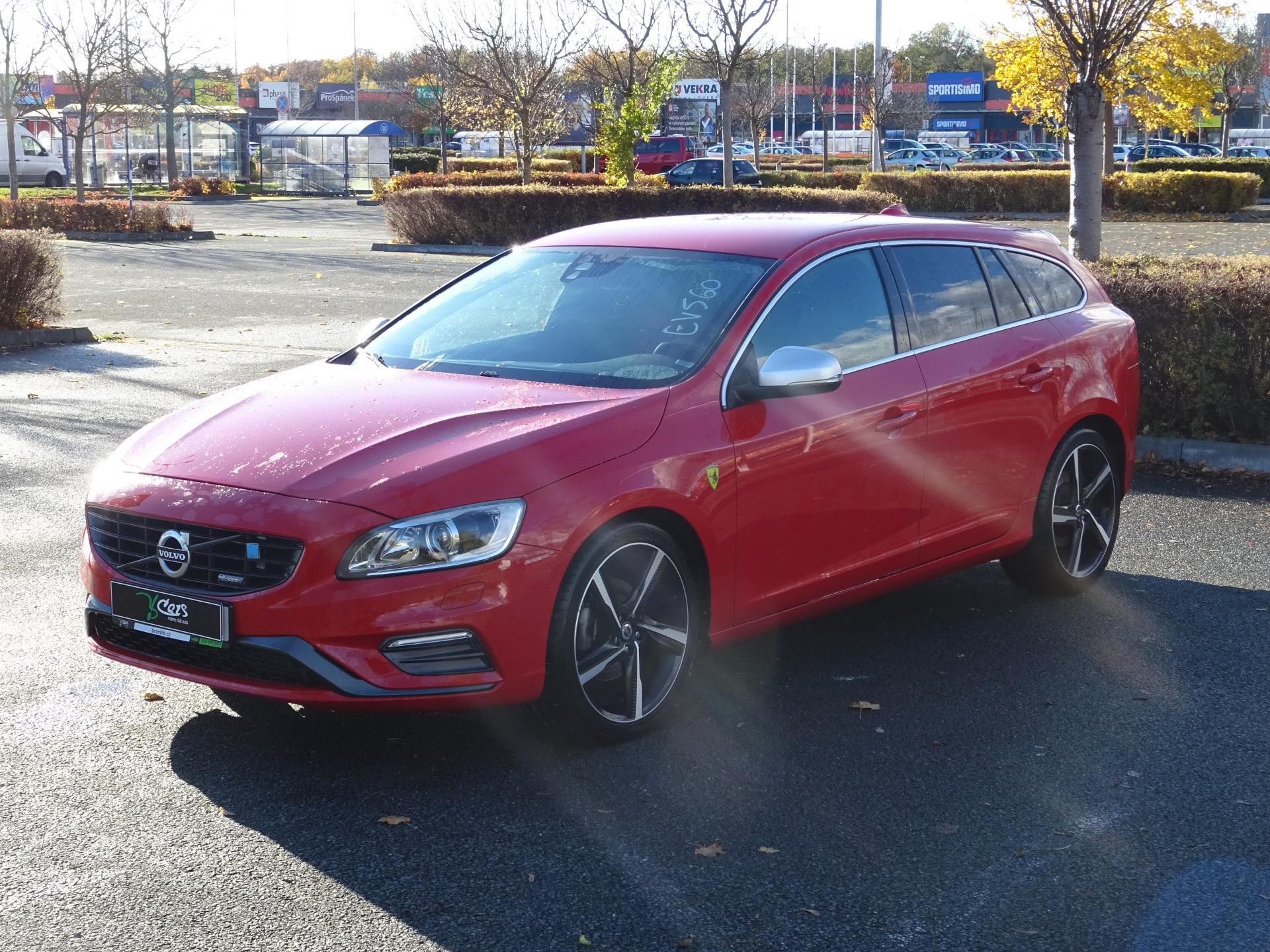 Volvo V60, R-design D4 Manuál - fotka 4