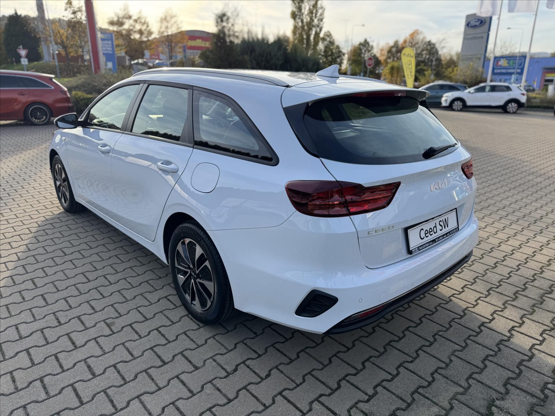 Kia Cee´d, 1,5 TGDi 7DCT SPIN DOPRODEJ  S - fotka 5