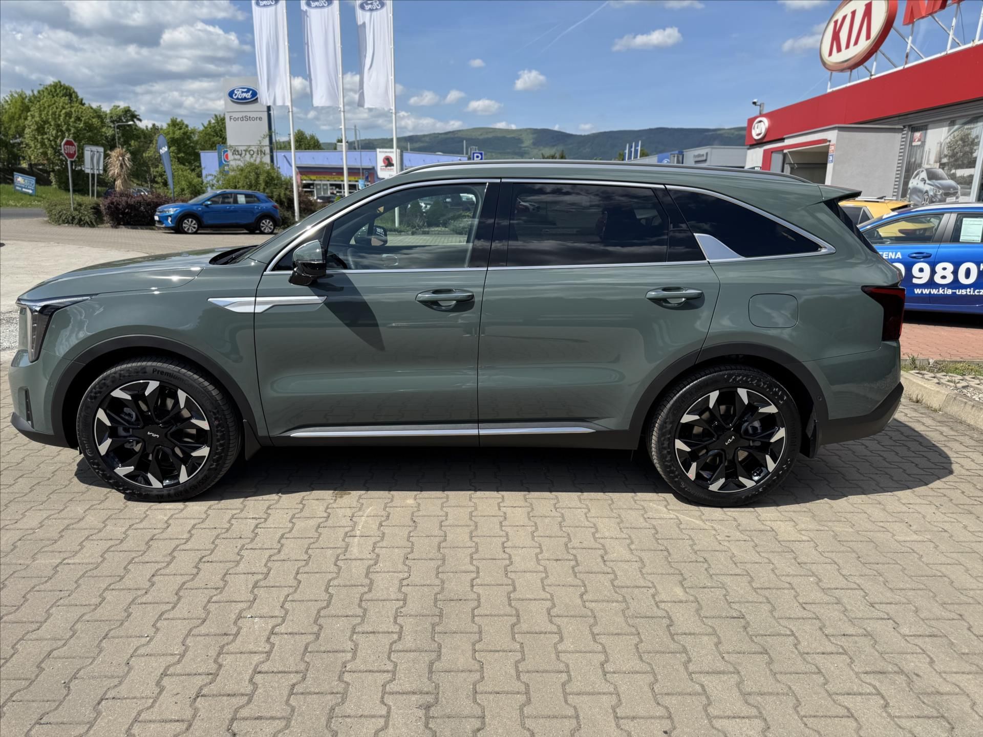Kia Sorento, 2,2 CRDi 4x4 8DCT TOP 7P, PNS - fotka 4