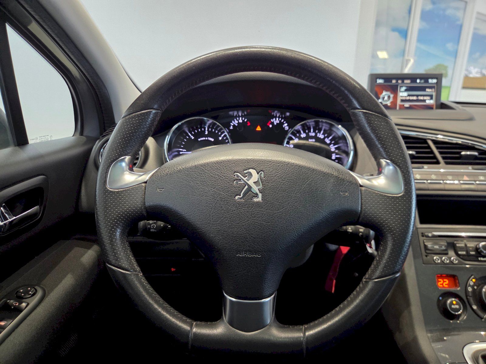 Peugeot 5008, 1,6 BlueHDi / 88 kW Allure 7 m - fotka 6