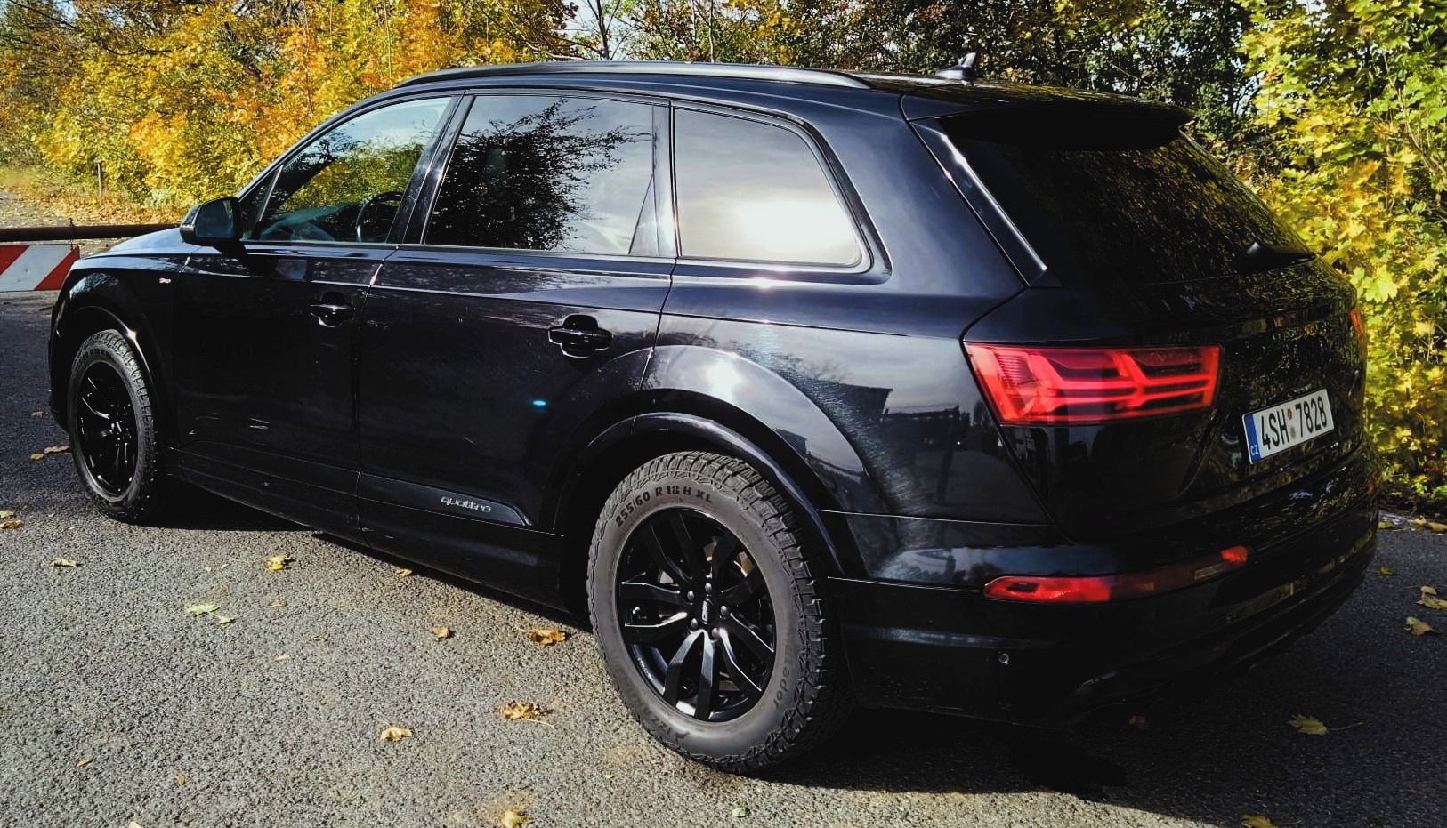 Audi Q7, 3.0TDI 230kw S-line,7míst,Taž - fotka 4