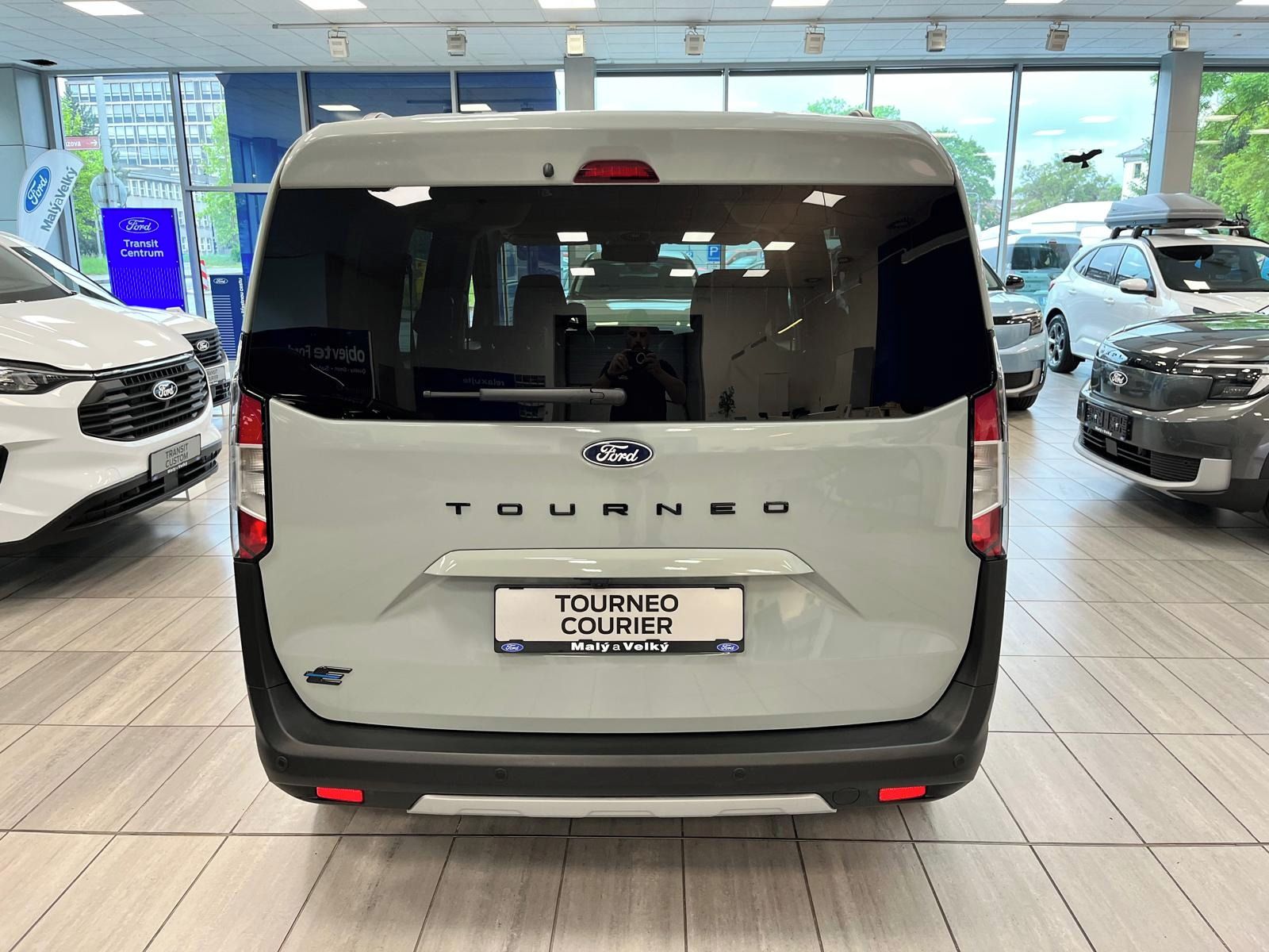 Ford Tourneo Courier, 43 kWh Elektromotor 100kW,DEMO - fotka 6