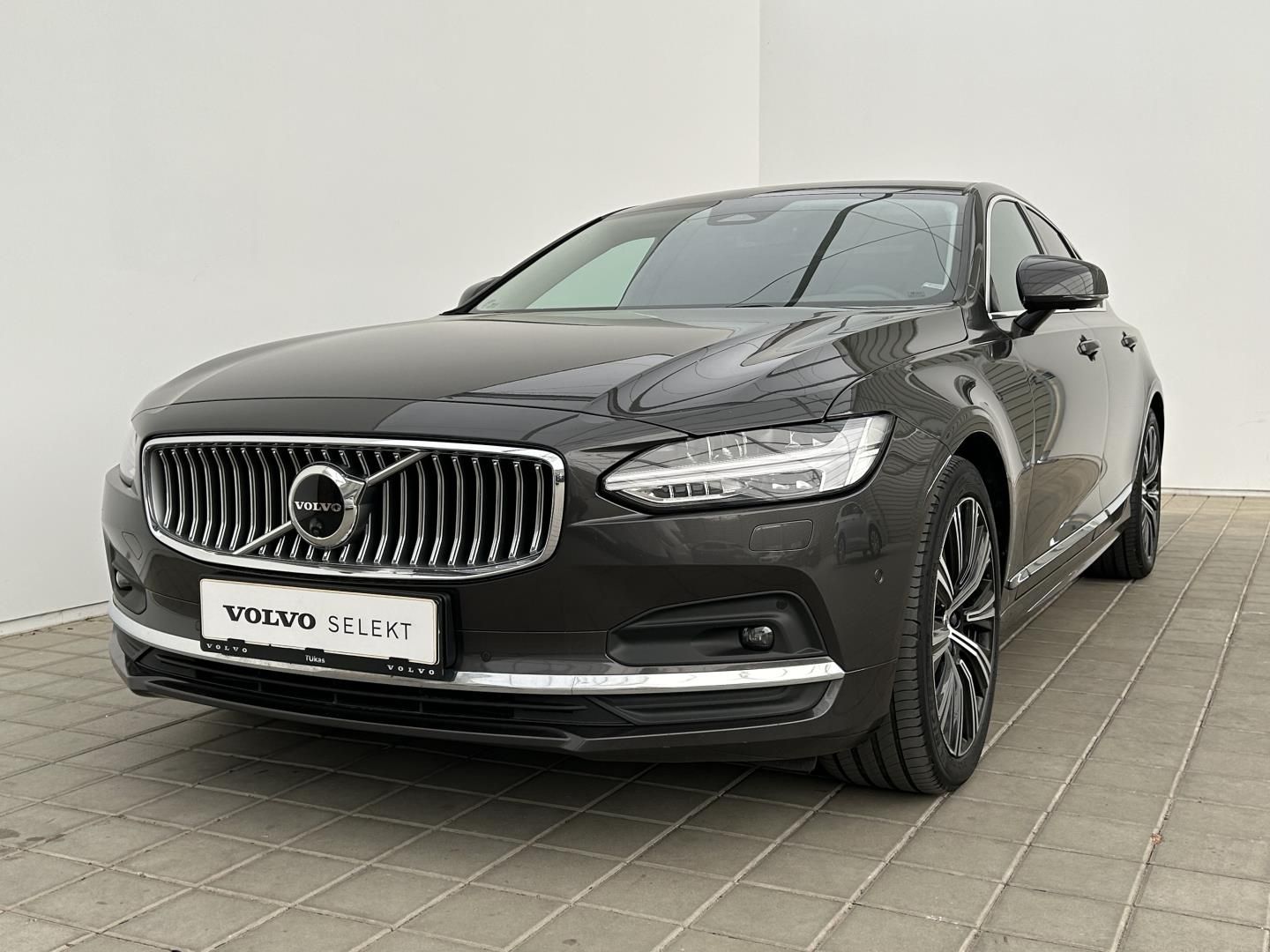 Volvo S90, 2.0B5 173kW 4x4  PLUS