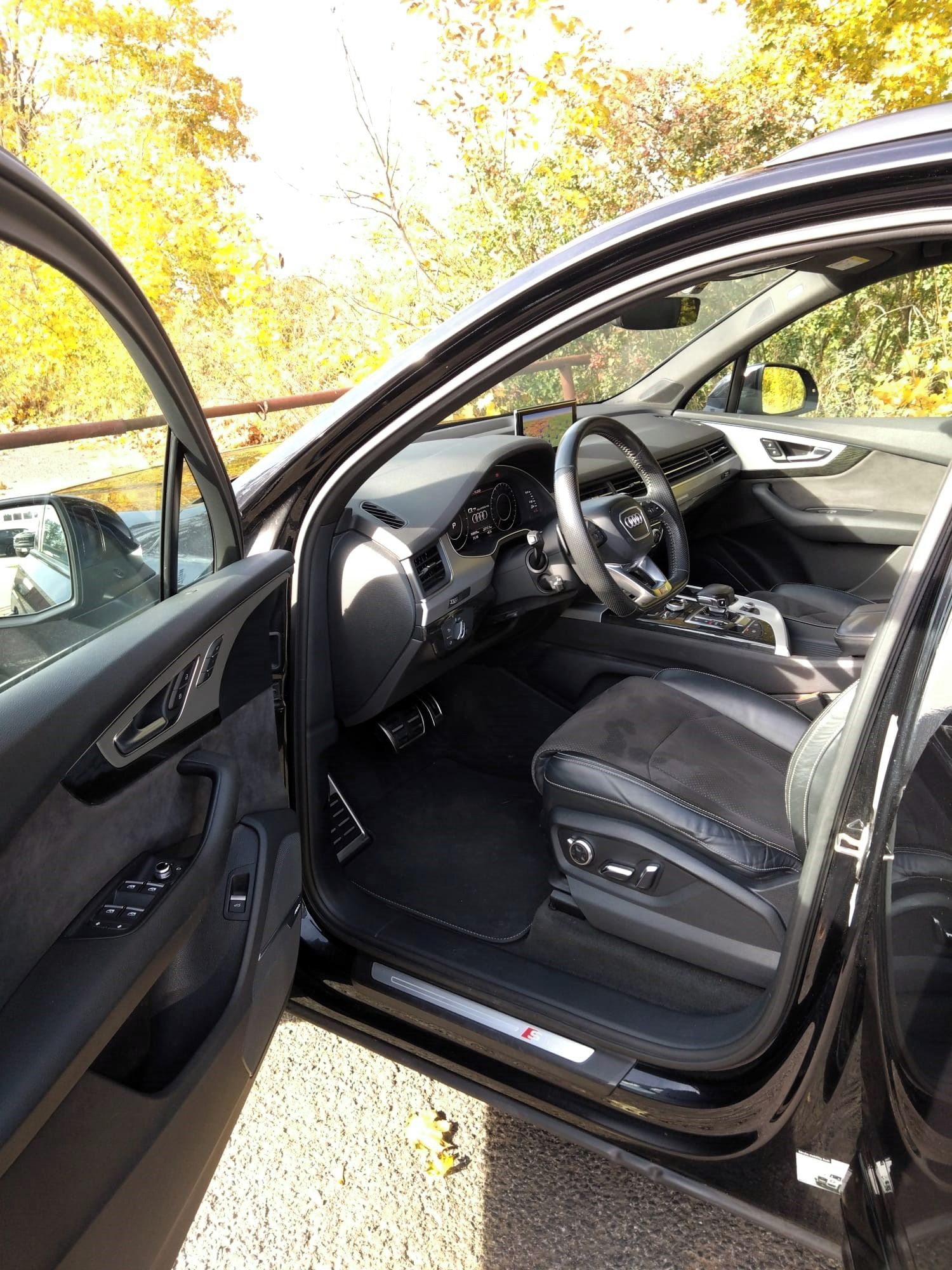 Audi Q7, 3.0TDI 230kw S-line,7míst,Taž - fotka 6